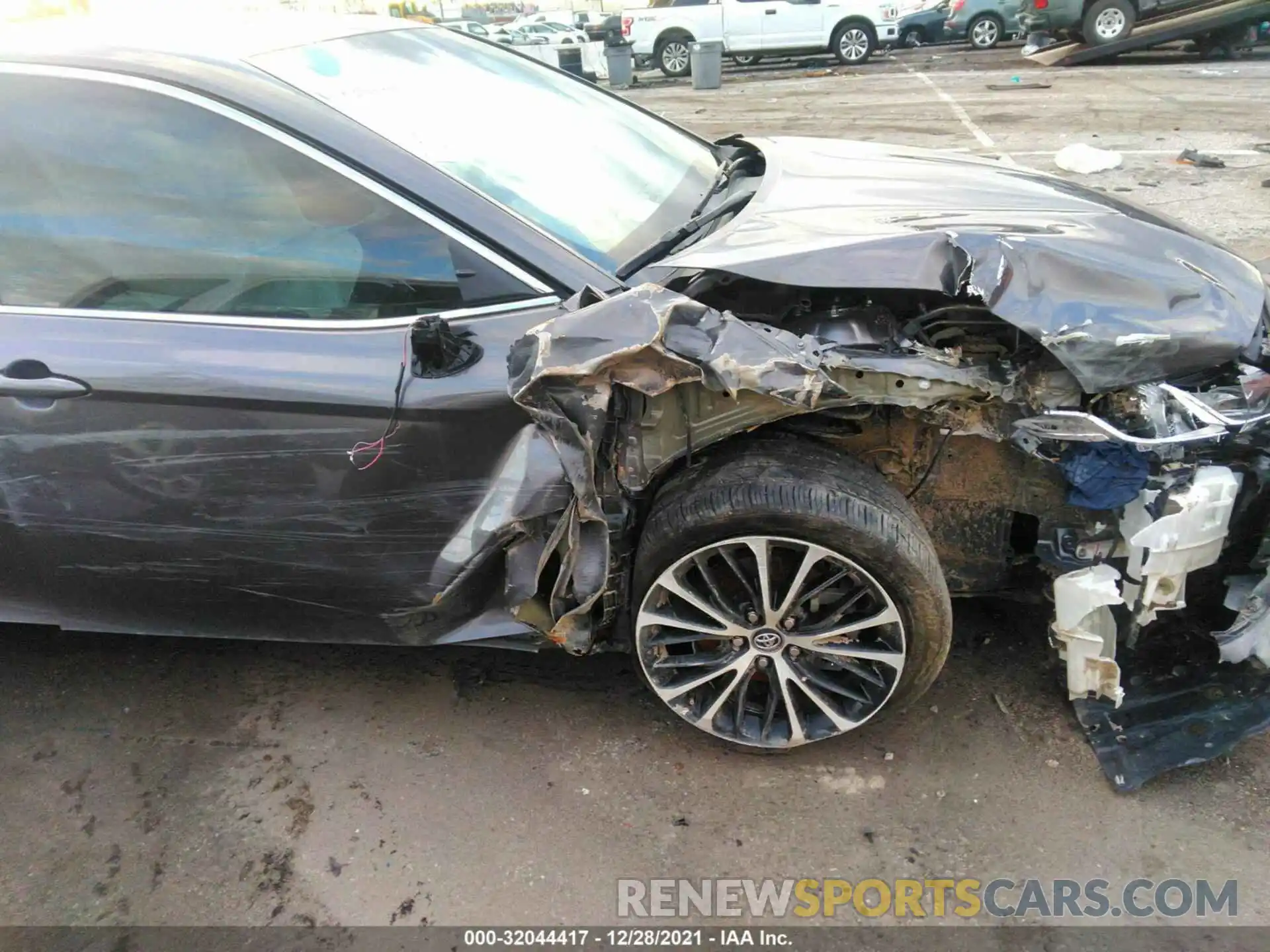 6 Photograph of a damaged car 4T1G11AK5LU875410 TOYOTA CAMRY 2020