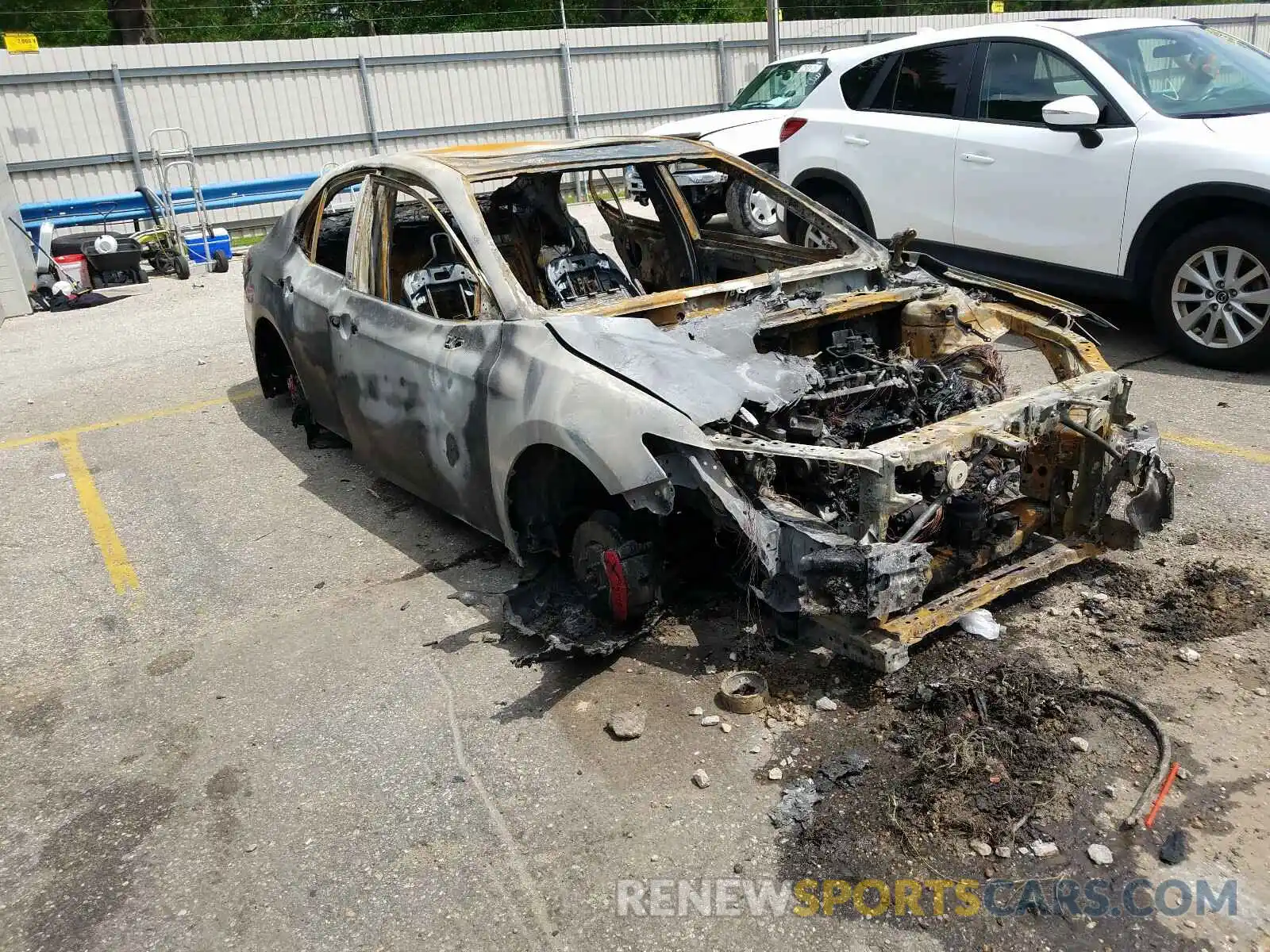 1 Photograph of a damaged car 4T1G11AK5LU877836 TOYOTA CAMRY 2020