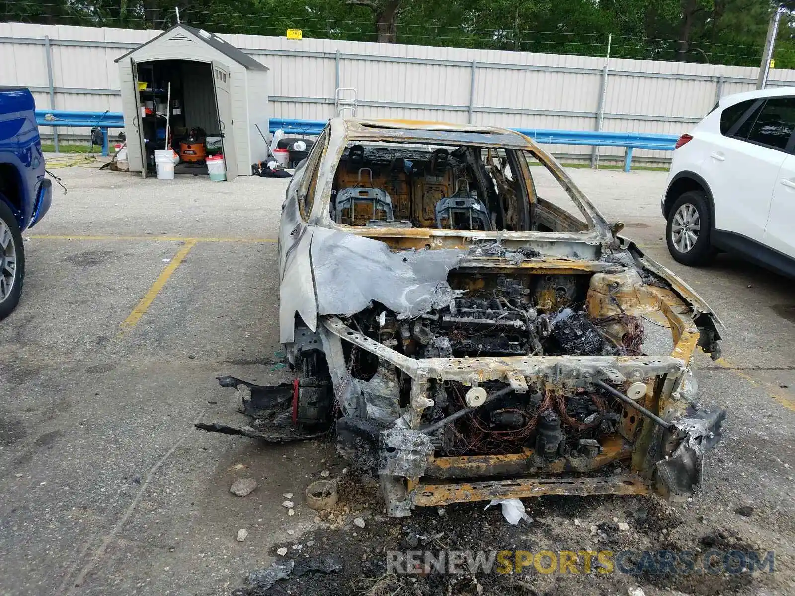 10 Photograph of a damaged car 4T1G11AK5LU877836 TOYOTA CAMRY 2020