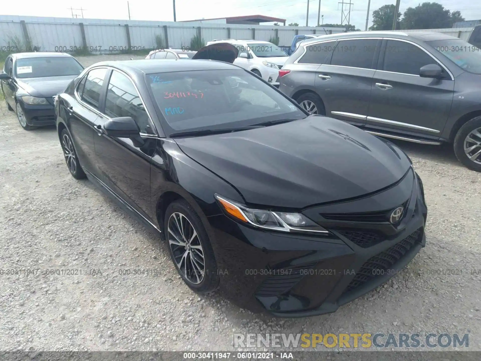 1 Photograph of a damaged car 4T1G11AK5LU880574 TOYOTA CAMRY 2020