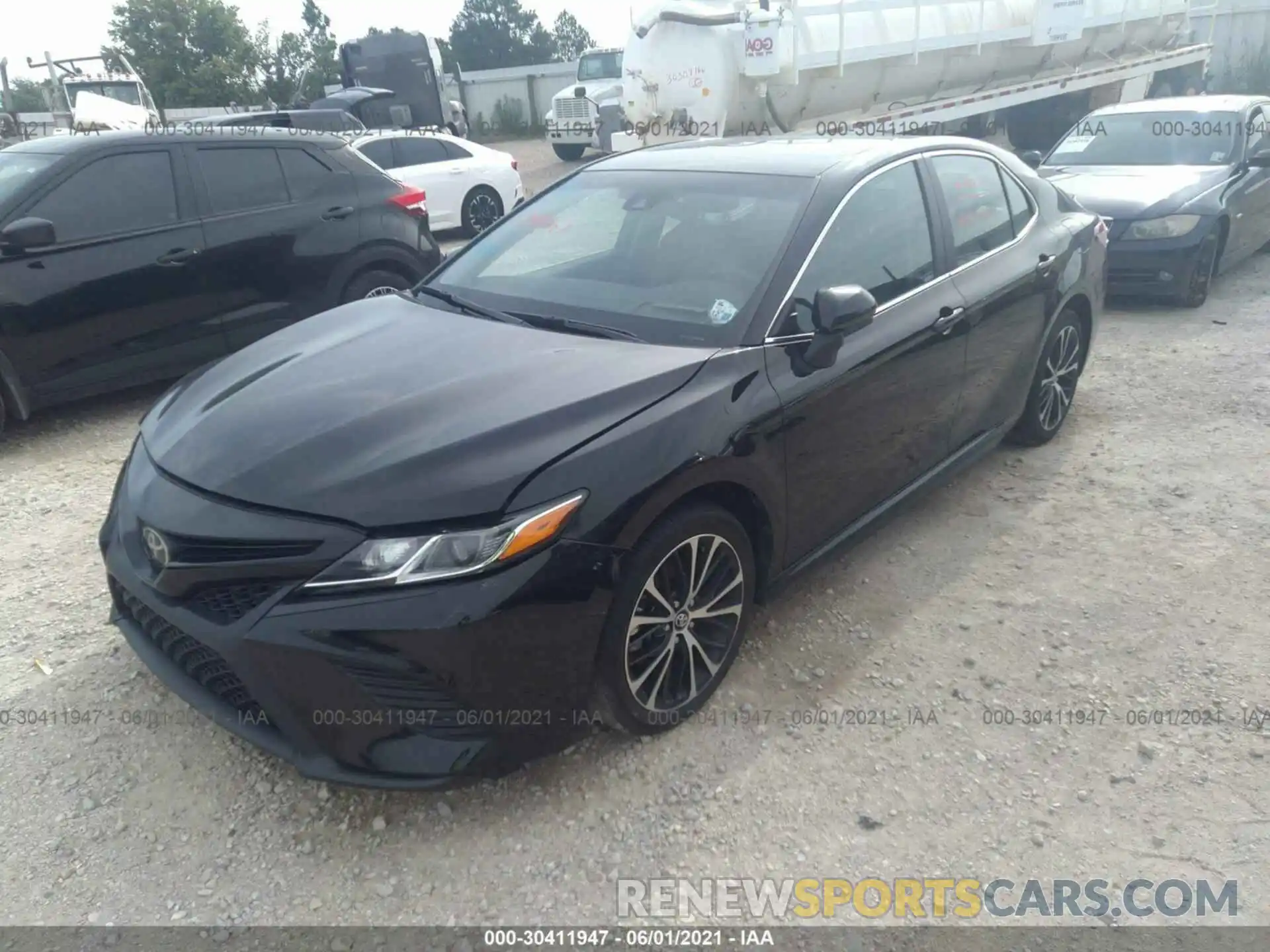 2 Photograph of a damaged car 4T1G11AK5LU880574 TOYOTA CAMRY 2020