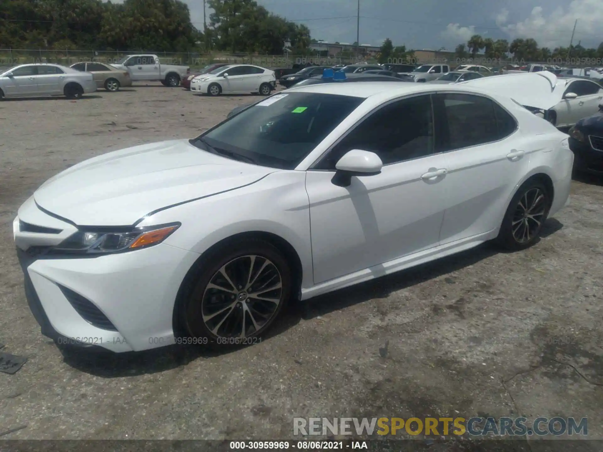 2 Photograph of a damaged car 4T1G11AK5LU884401 TOYOTA CAMRY 2020