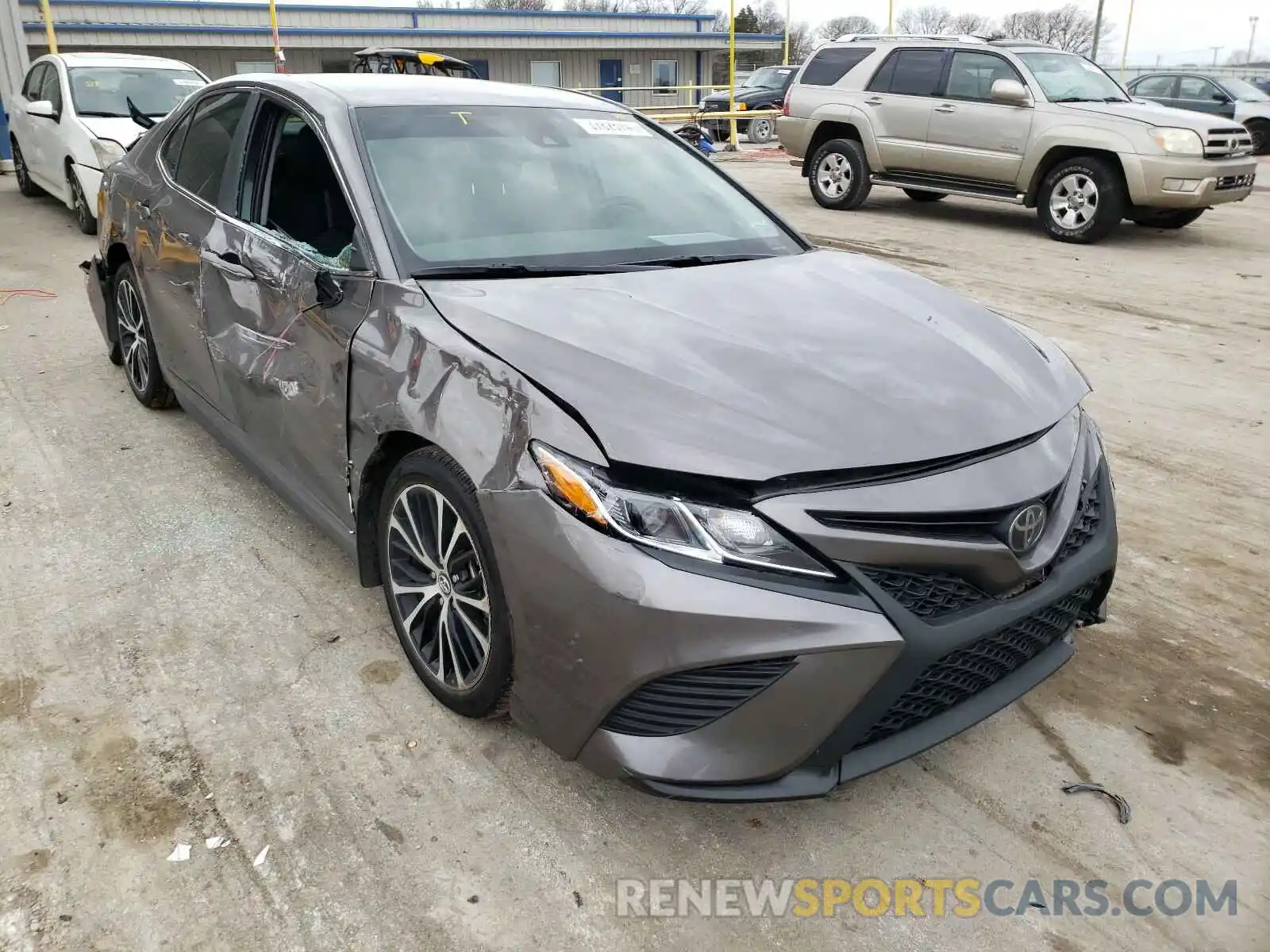 1 Photograph of a damaged car 4T1G11AK5LU888674 TOYOTA CAMRY 2020