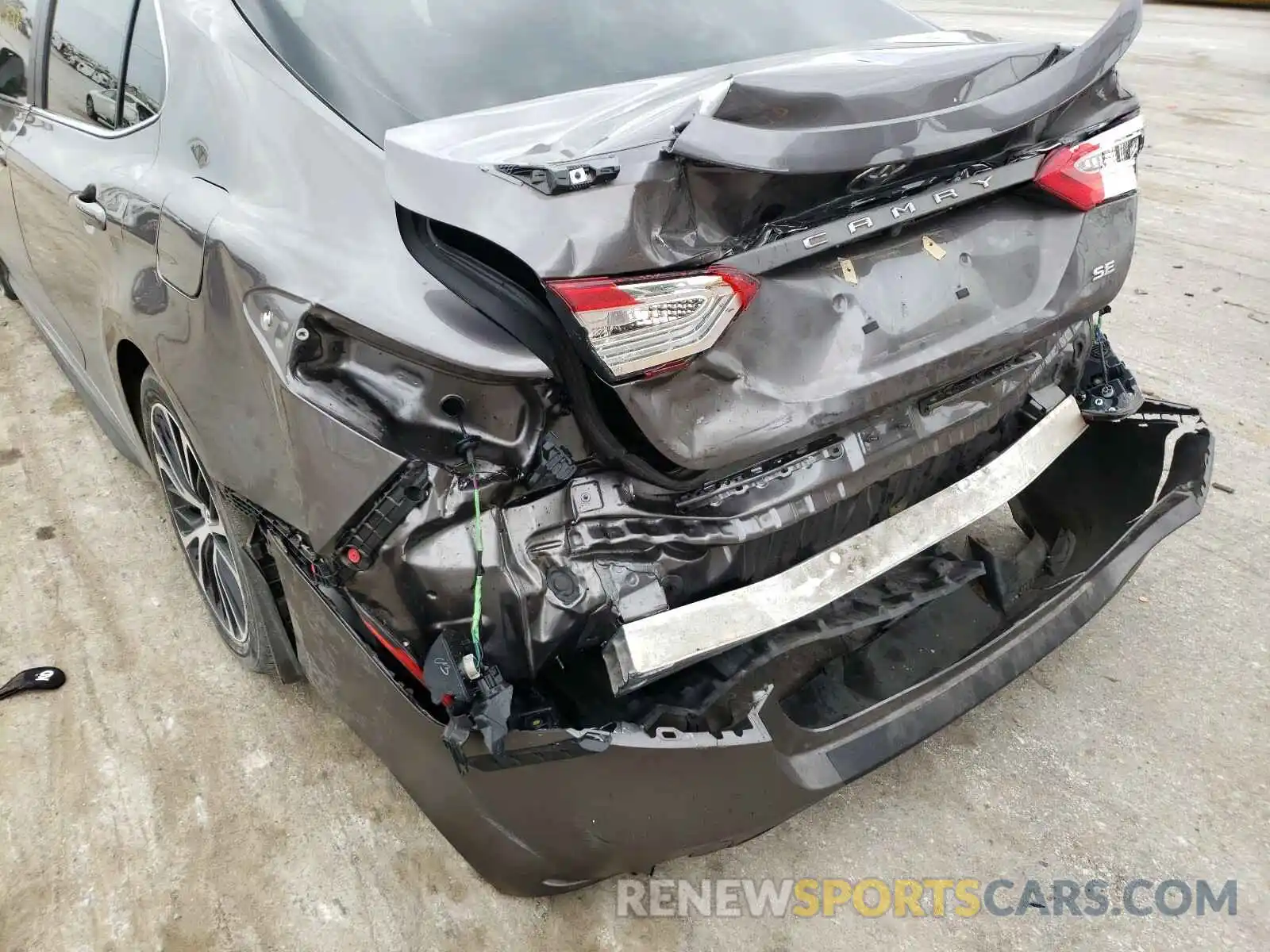 9 Photograph of a damaged car 4T1G11AK5LU888674 TOYOTA CAMRY 2020