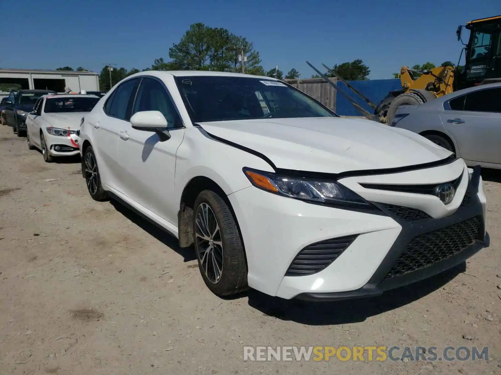 1 Photograph of a damaged car 4T1G11AK5LU894989 TOYOTA CAMRY 2020