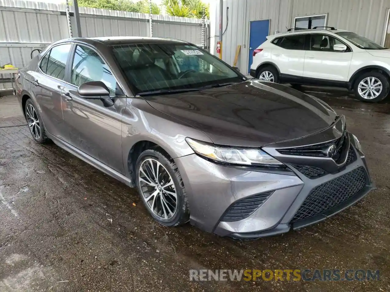 1 Photograph of a damaged car 4T1G11AK5LU895057 TOYOTA CAMRY 2020