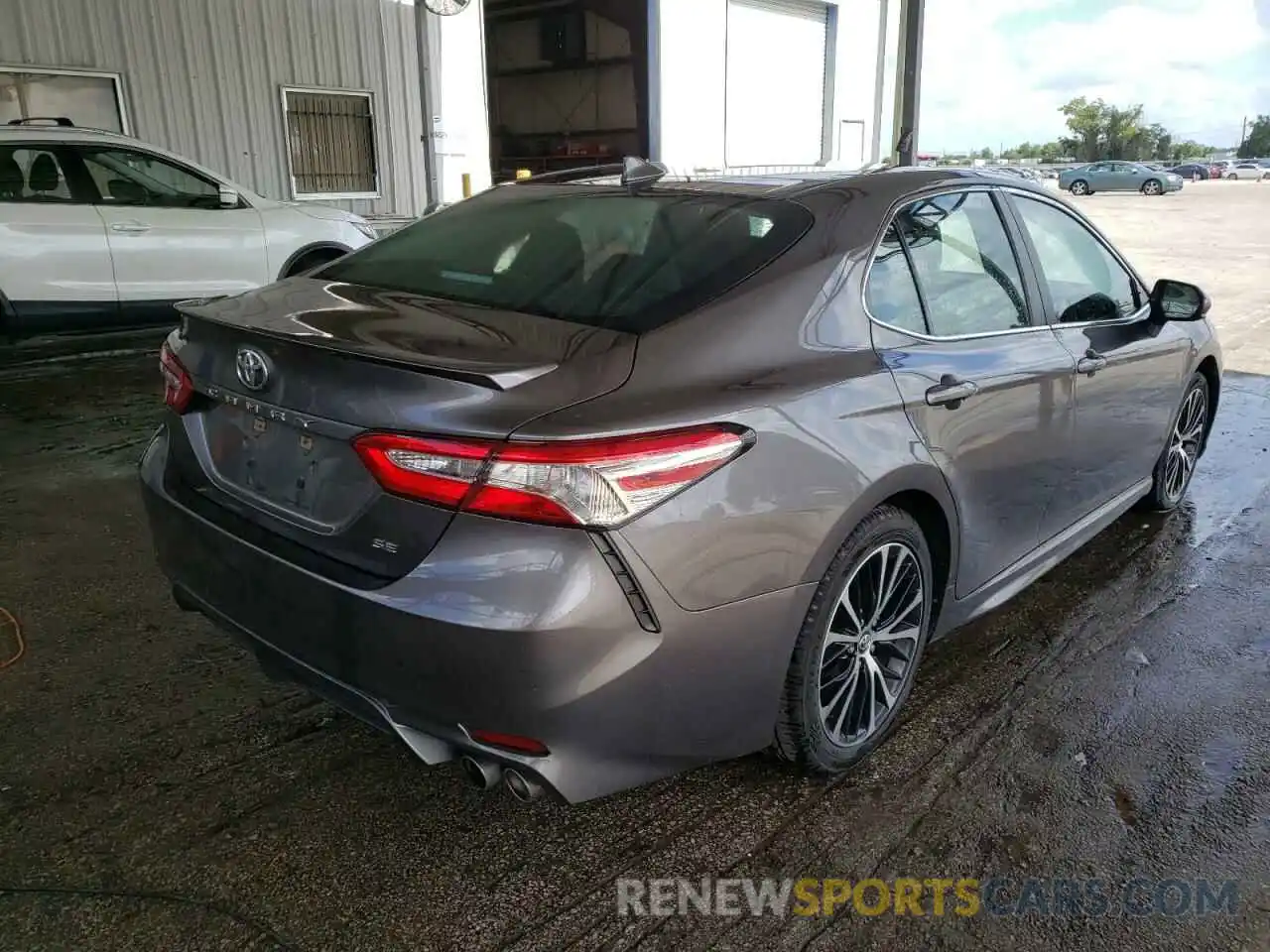 4 Photograph of a damaged car 4T1G11AK5LU895057 TOYOTA CAMRY 2020