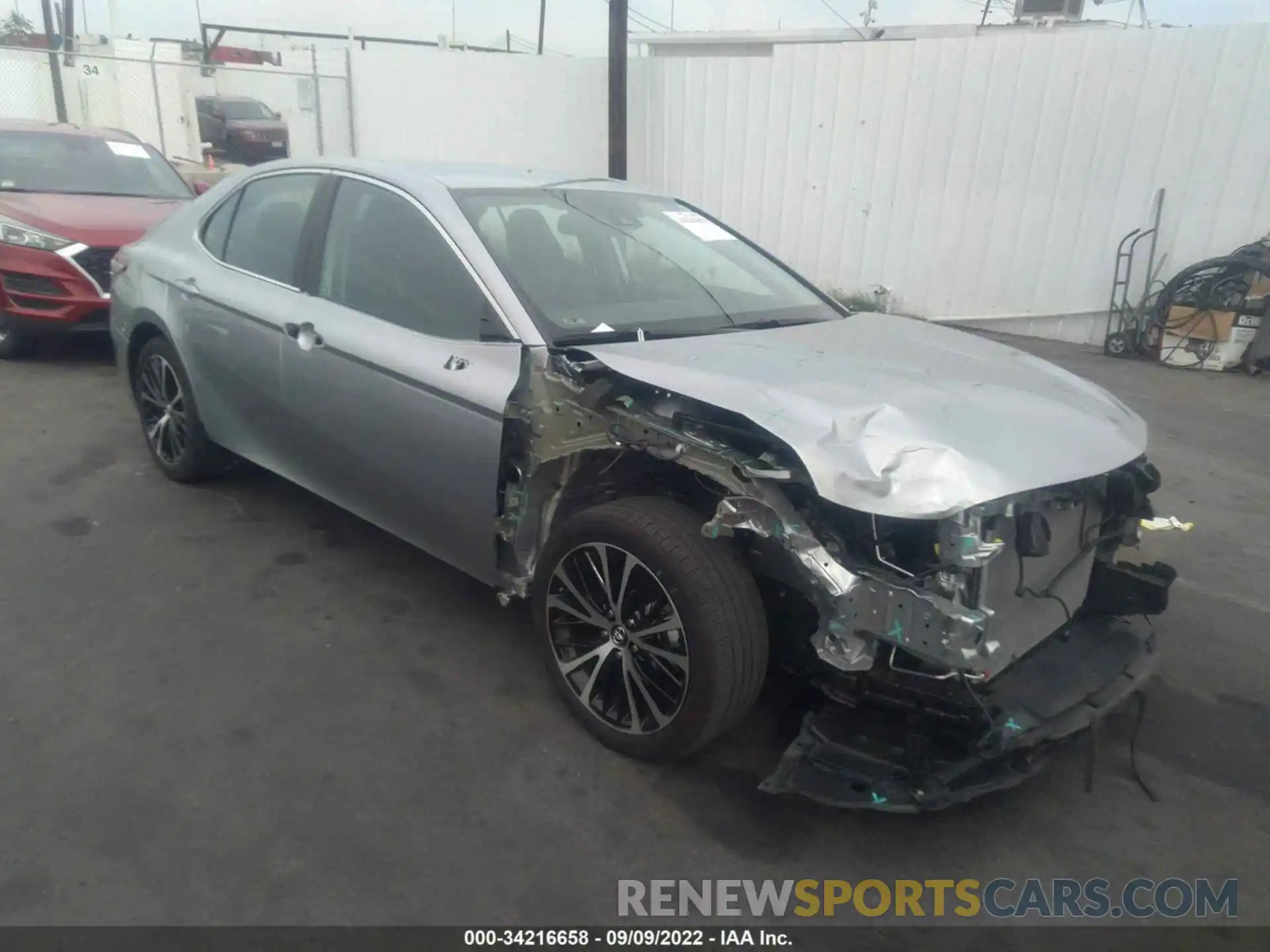 1 Photograph of a damaged car 4T1G11AK5LU897150 TOYOTA CAMRY 2020