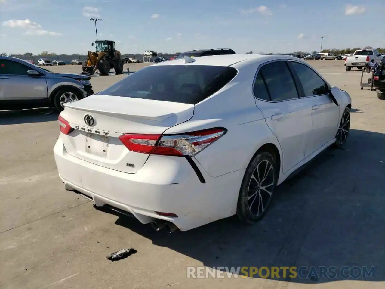 4 Photograph of a damaged car 4T1G11AK5LU903013 TOYOTA CAMRY 2020