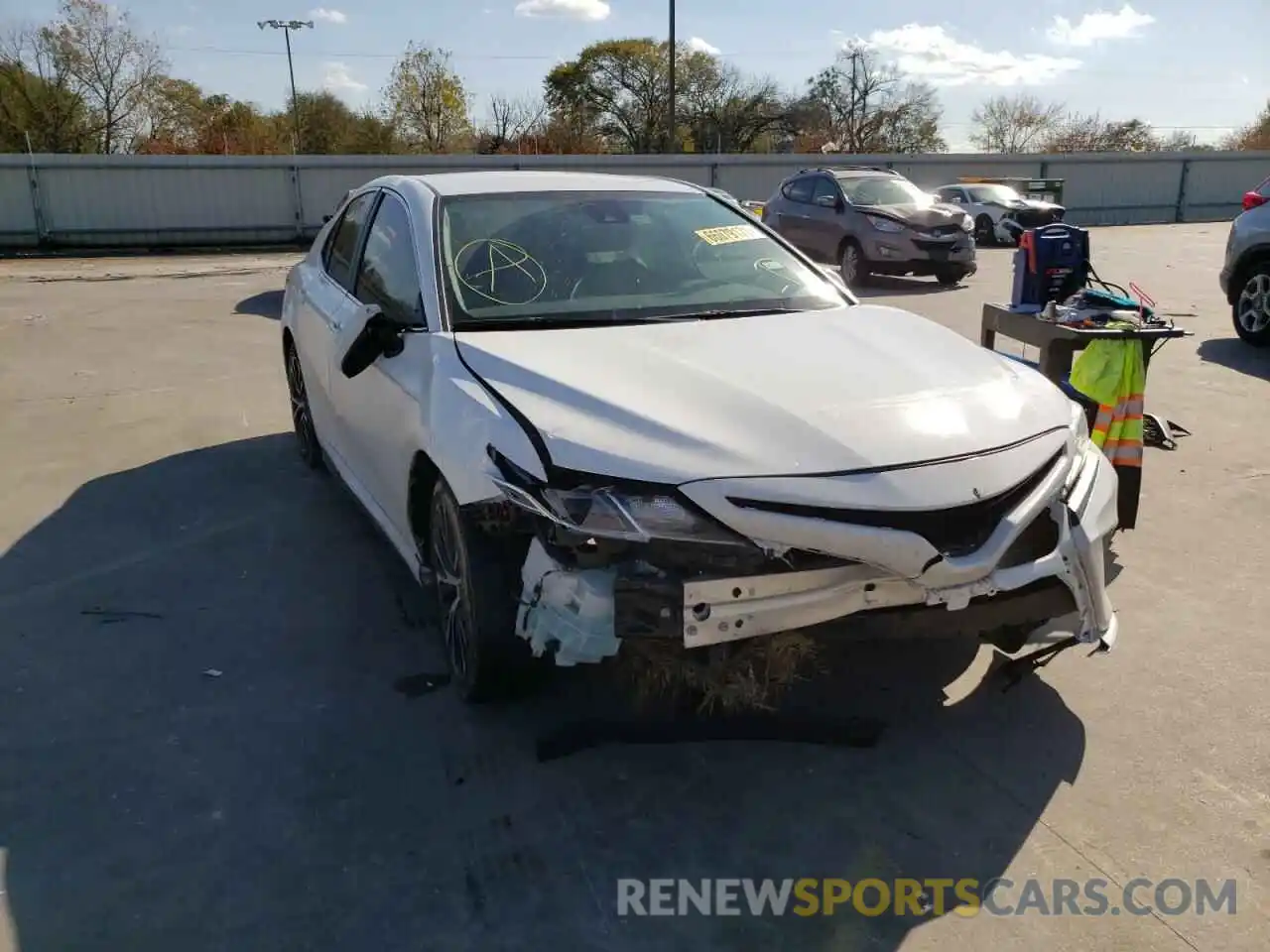 9 Photograph of a damaged car 4T1G11AK5LU903013 TOYOTA CAMRY 2020