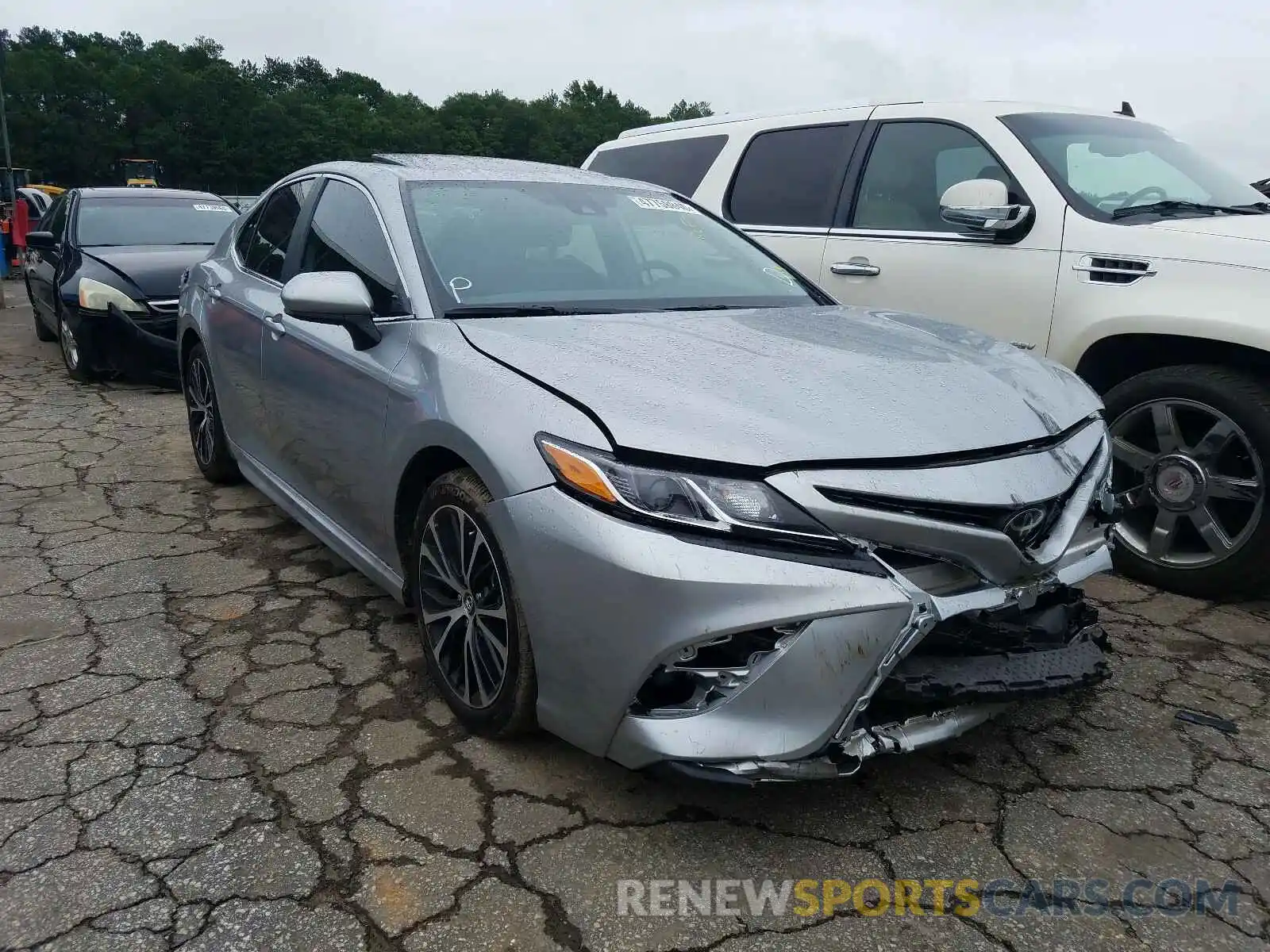 1 Photograph of a damaged car 4T1G11AK5LU903528 TOYOTA CAMRY 2020