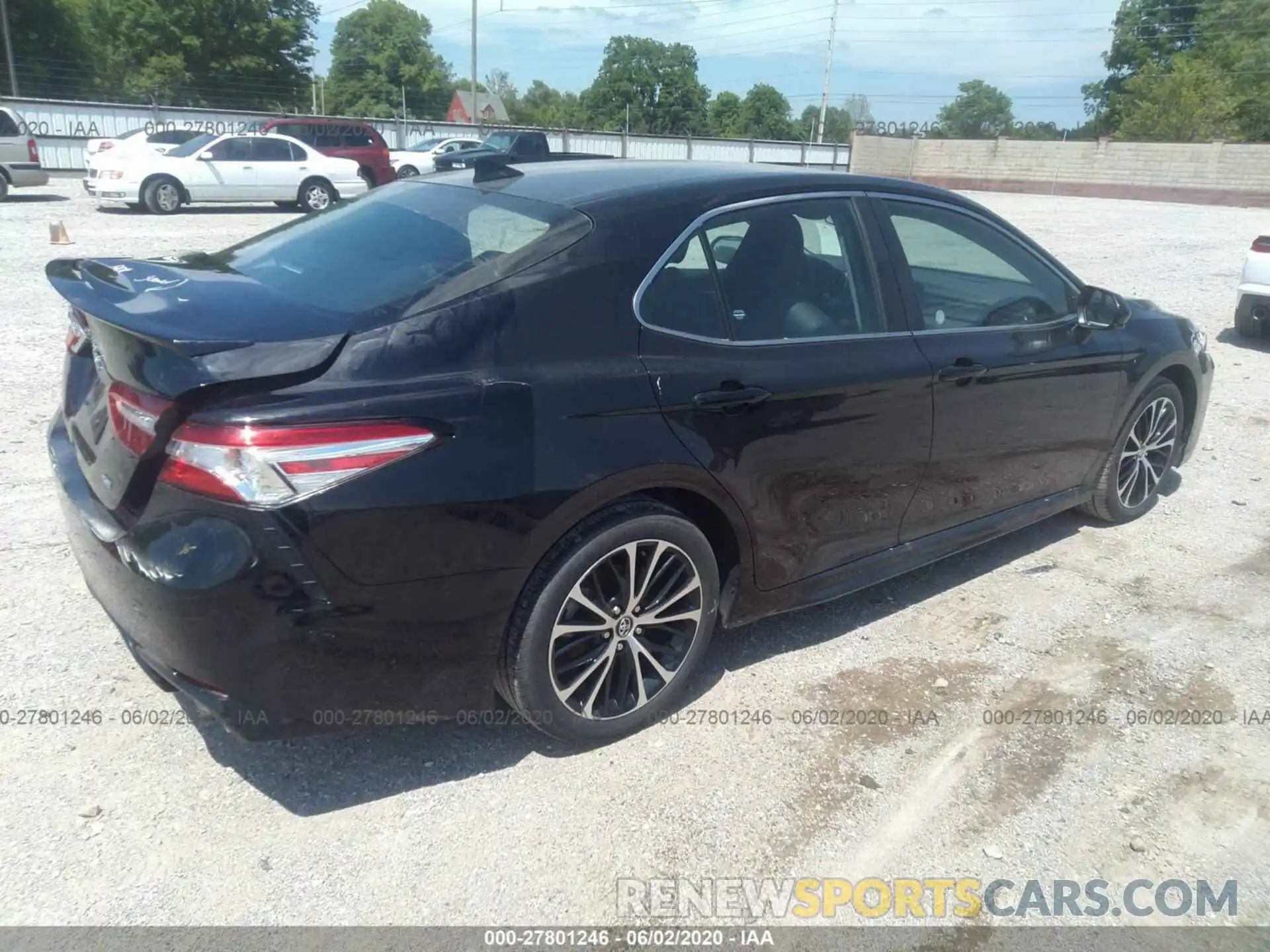 4 Photograph of a damaged car 4T1G11AK5LU904212 TOYOTA CAMRY 2020