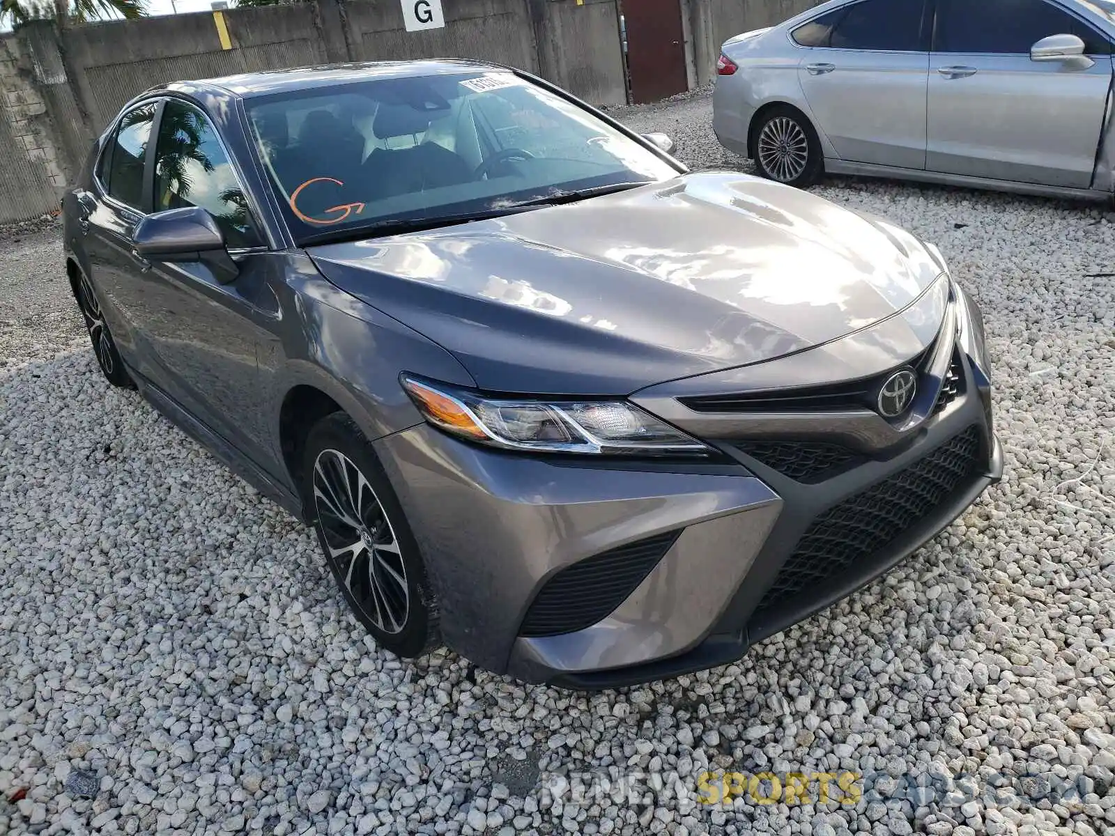 1 Photograph of a damaged car 4T1G11AK5LU905392 TOYOTA CAMRY 2020