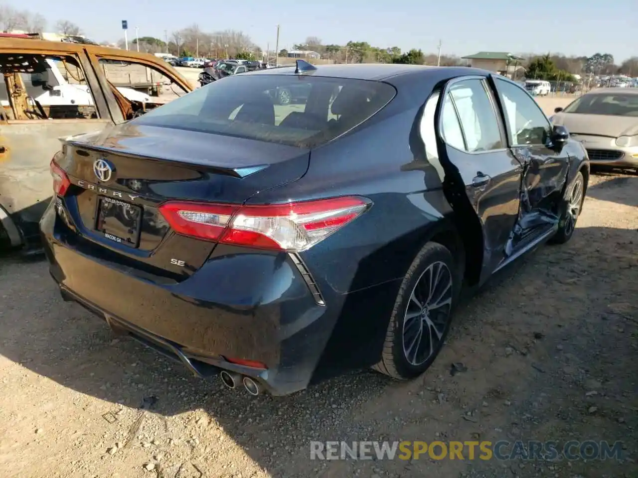 4 Photograph of a damaged car 4T1G11AK5LU905795 TOYOTA CAMRY 2020