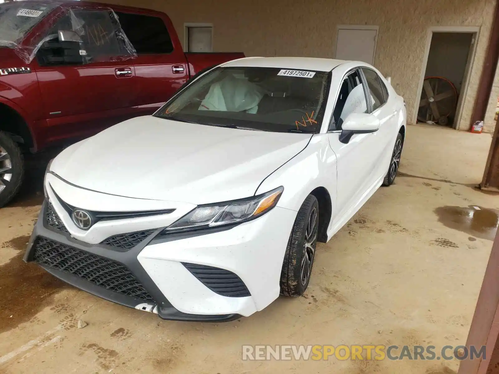 2 Photograph of a damaged car 4T1G11AK5LU911189 TOYOTA CAMRY 2020