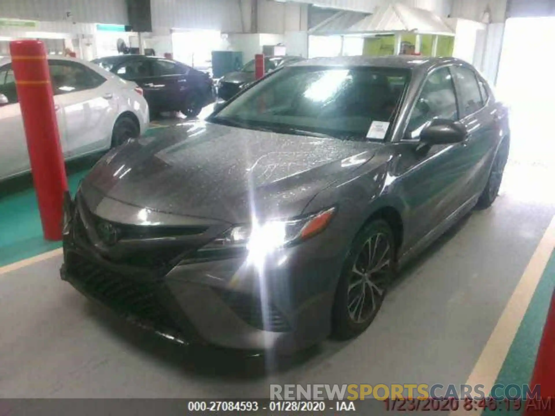 1 Photograph of a damaged car 4T1G11AK5LU912343 TOYOTA CAMRY 2020