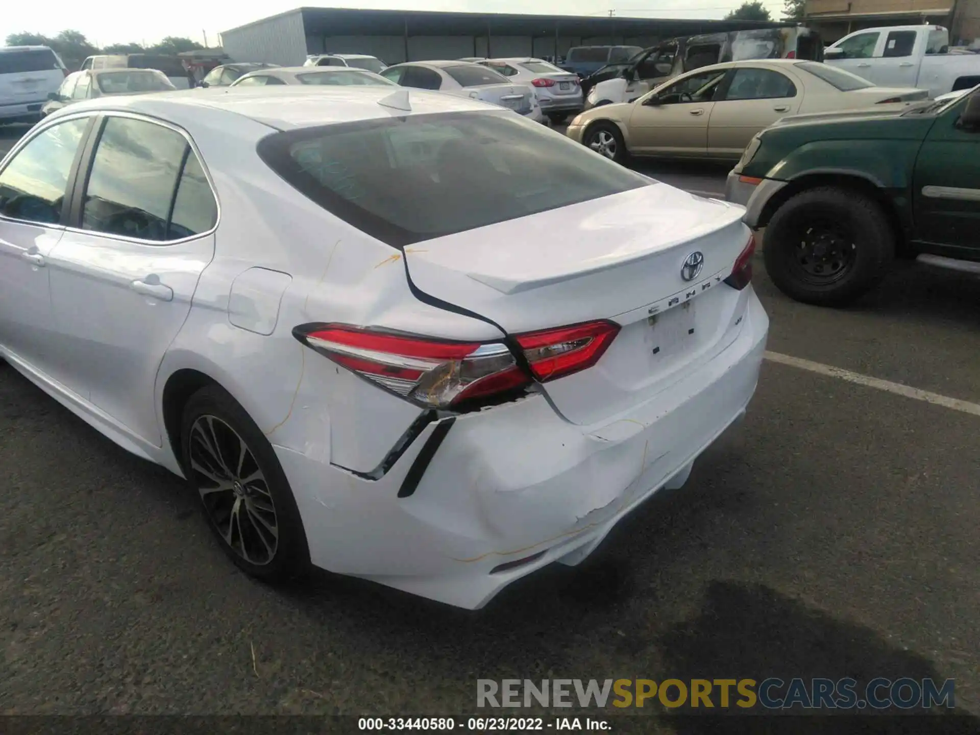 6 Photograph of a damaged car 4T1G11AK5LU914562 TOYOTA CAMRY 2020