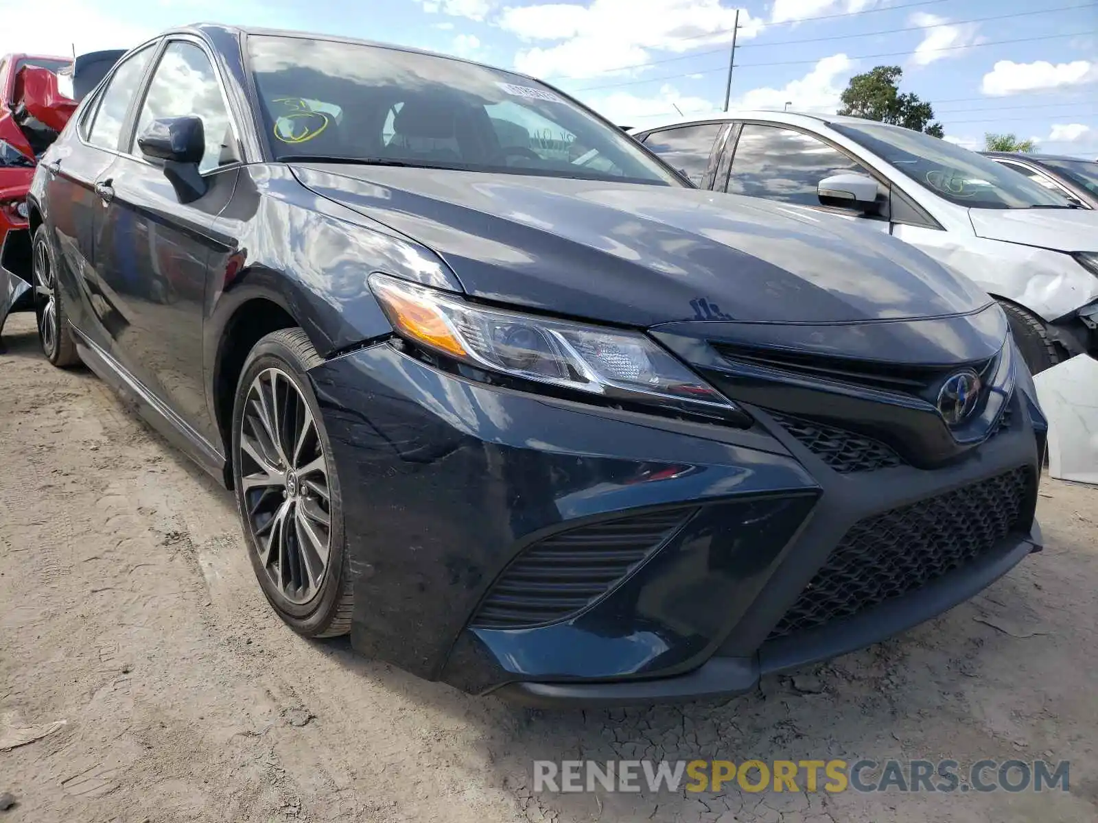 1 Photograph of a damaged car 4T1G11AK5LU915114 TOYOTA CAMRY 2020