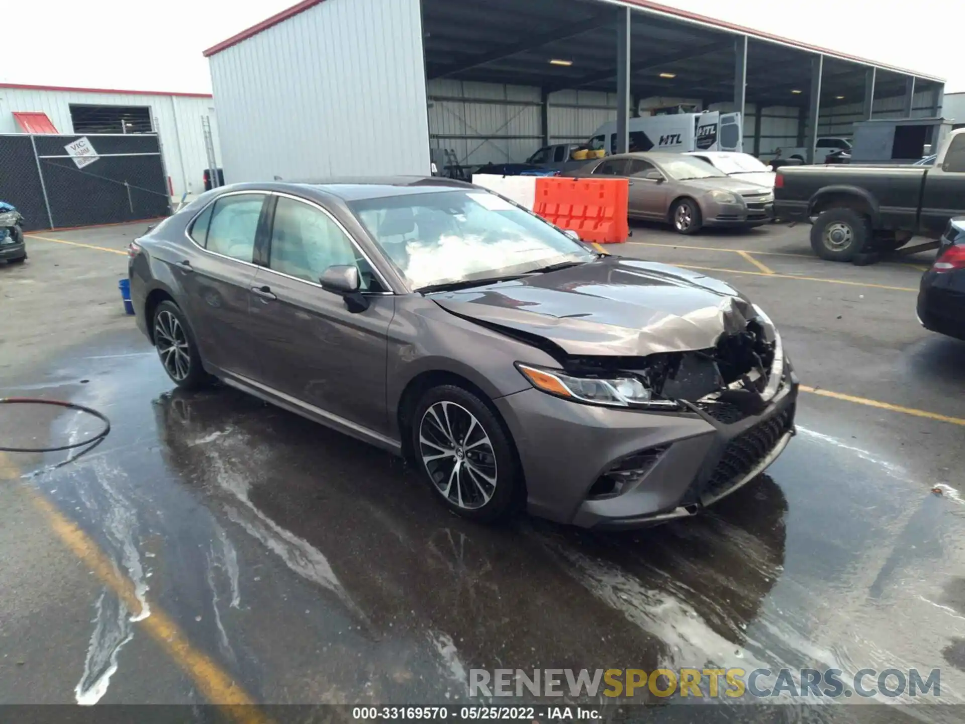 1 Photograph of a damaged car 4T1G11AK5LU917882 TOYOTA CAMRY 2020