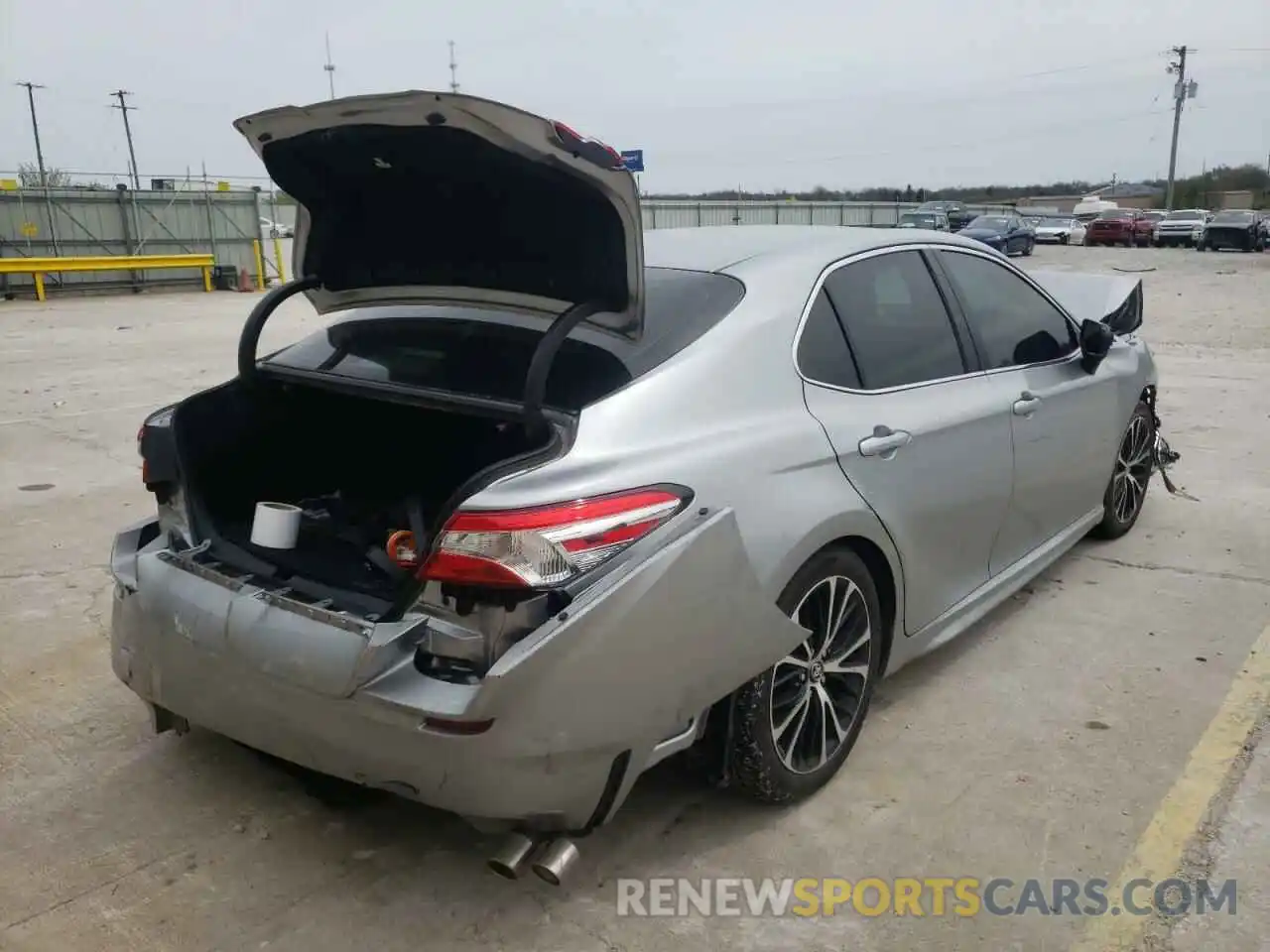 4 Photograph of a damaged car 4T1G11AK5LU921074 TOYOTA CAMRY 2020