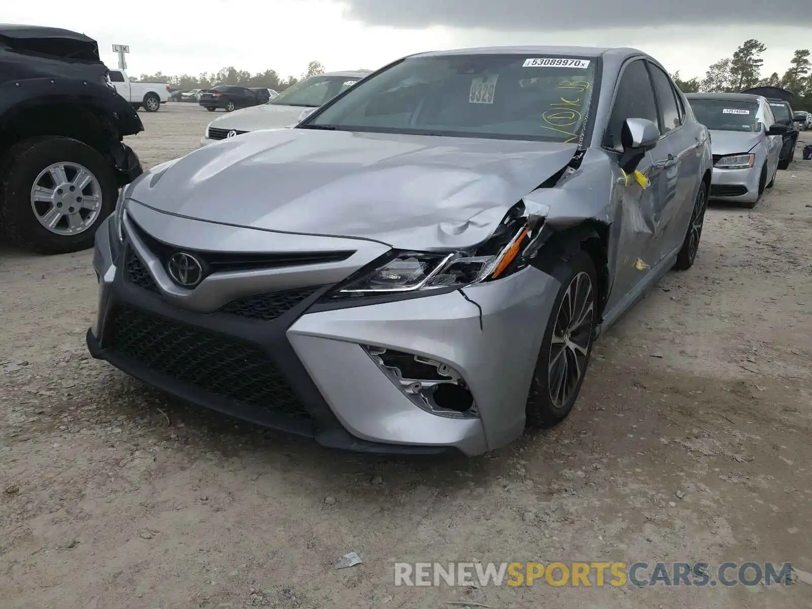 2 Photograph of a damaged car 4T1G11AK5LU921480 TOYOTA CAMRY 2020