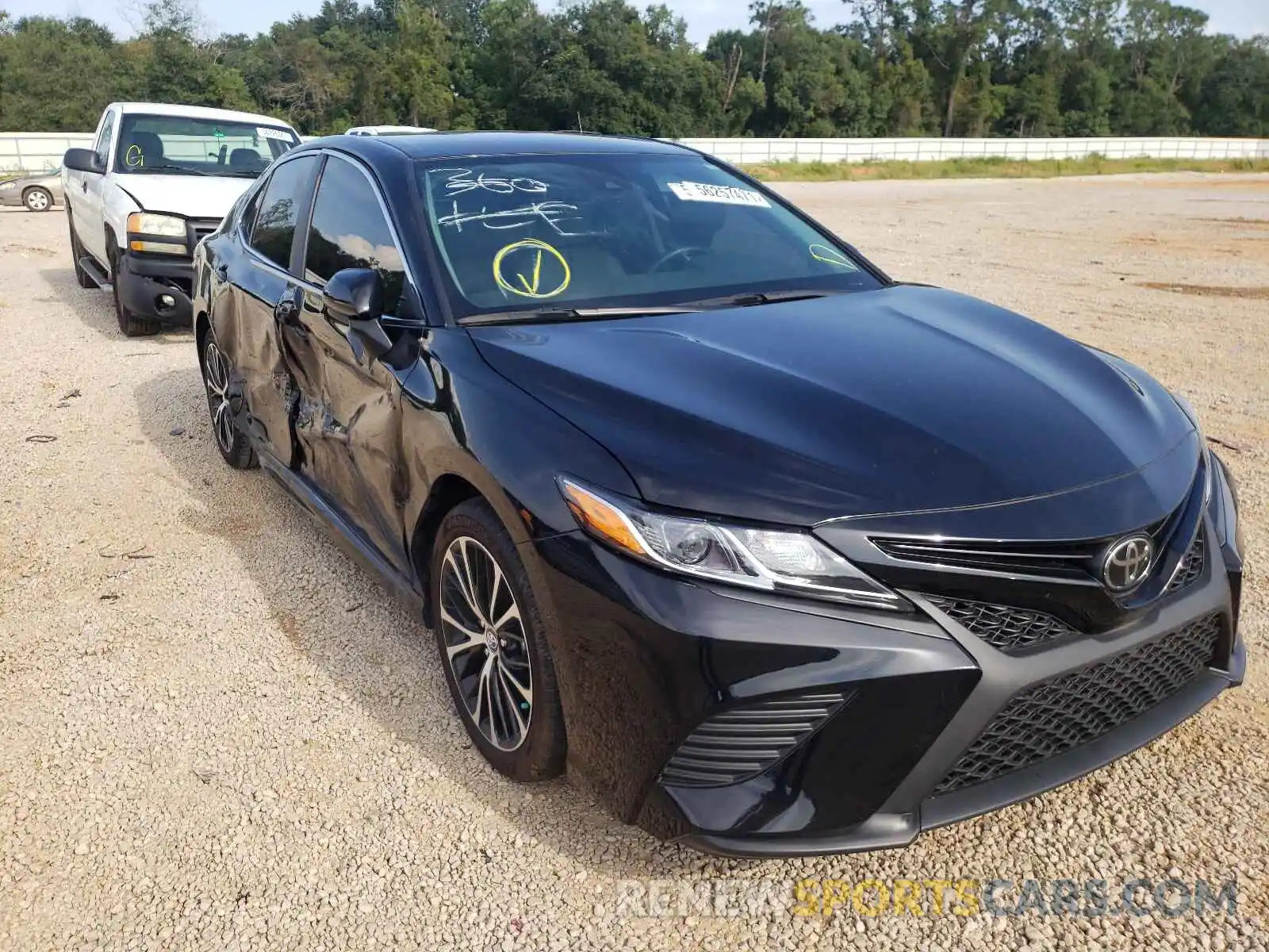 1 Photograph of a damaged car 4T1G11AK5LU922578 TOYOTA CAMRY 2020