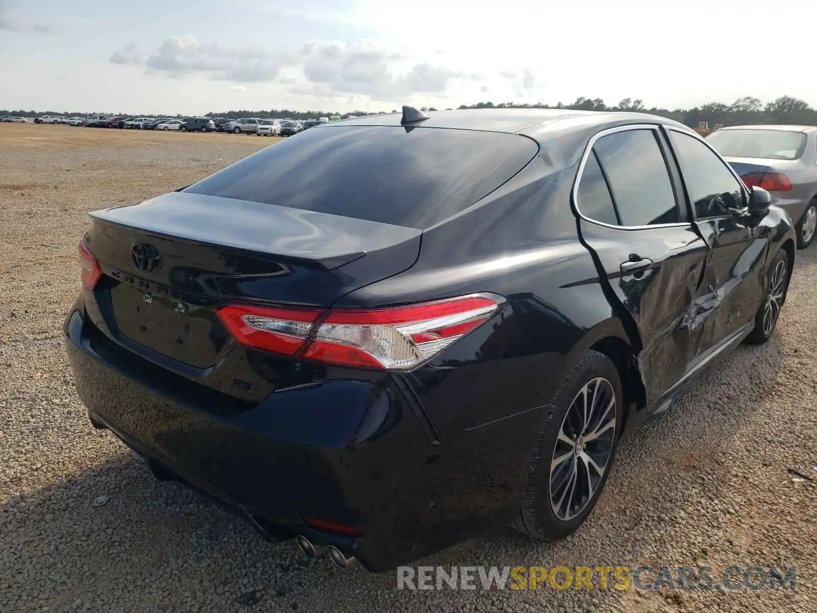 4 Photograph of a damaged car 4T1G11AK5LU922578 TOYOTA CAMRY 2020