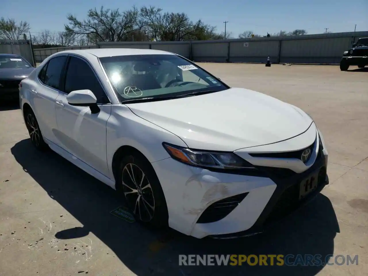 1 Photograph of a damaged car 4T1G11AK5LU923410 TOYOTA CAMRY 2020