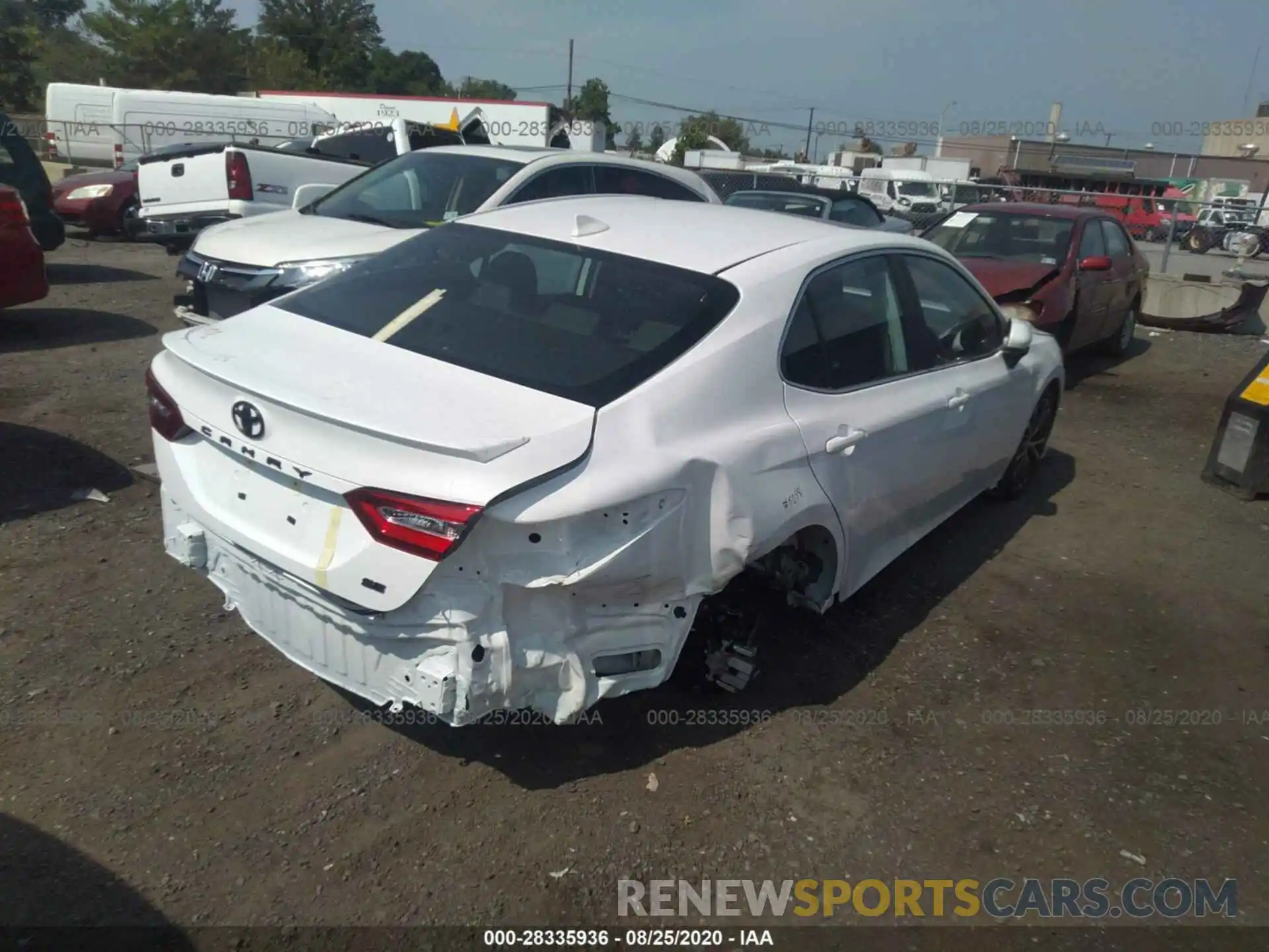 4 Photograph of a damaged car 4T1G11AK5LU925058 TOYOTA CAMRY 2020