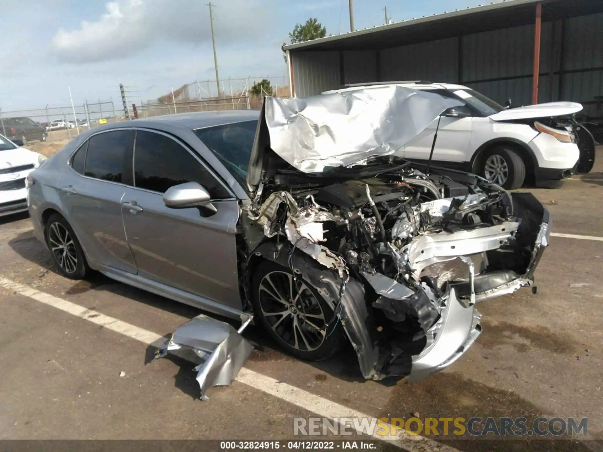 1 Photograph of a damaged car 4T1G11AK5LU925142 TOYOTA CAMRY 2020