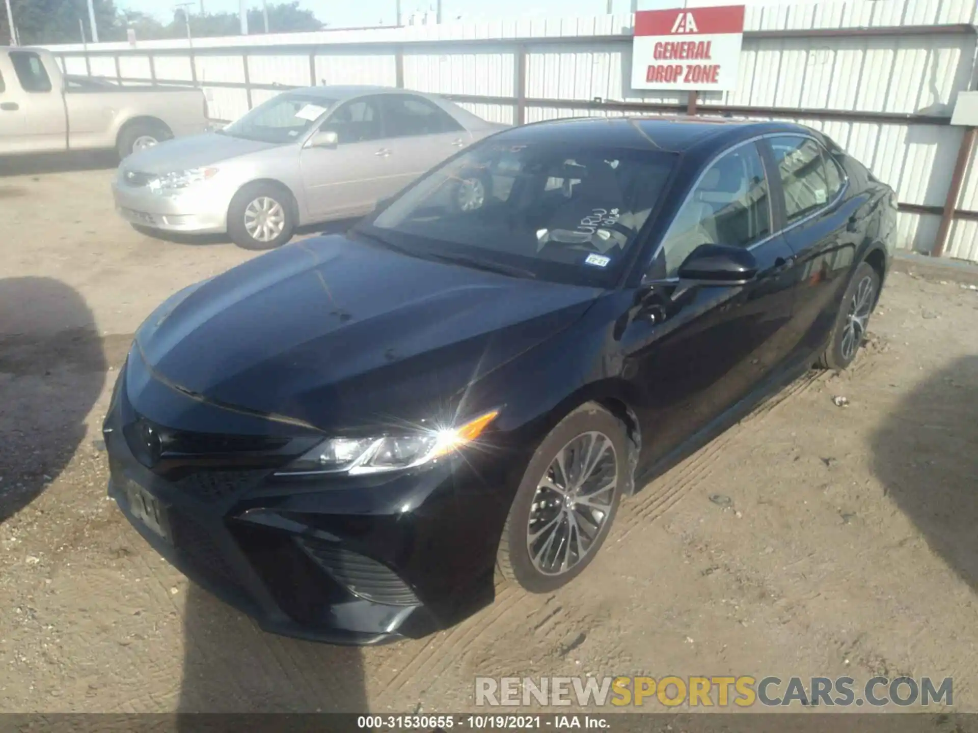 2 Photograph of a damaged car 4T1G11AK5LU925416 TOYOTA CAMRY 2020