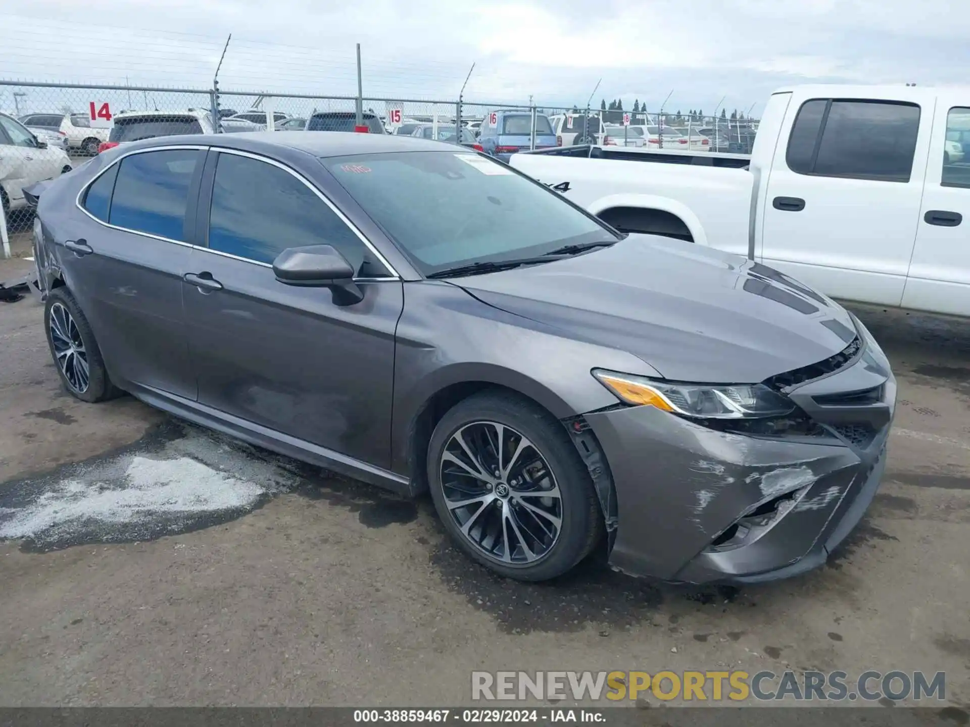 1 Photograph of a damaged car 4T1G11AK5LU927392 TOYOTA CAMRY 2020