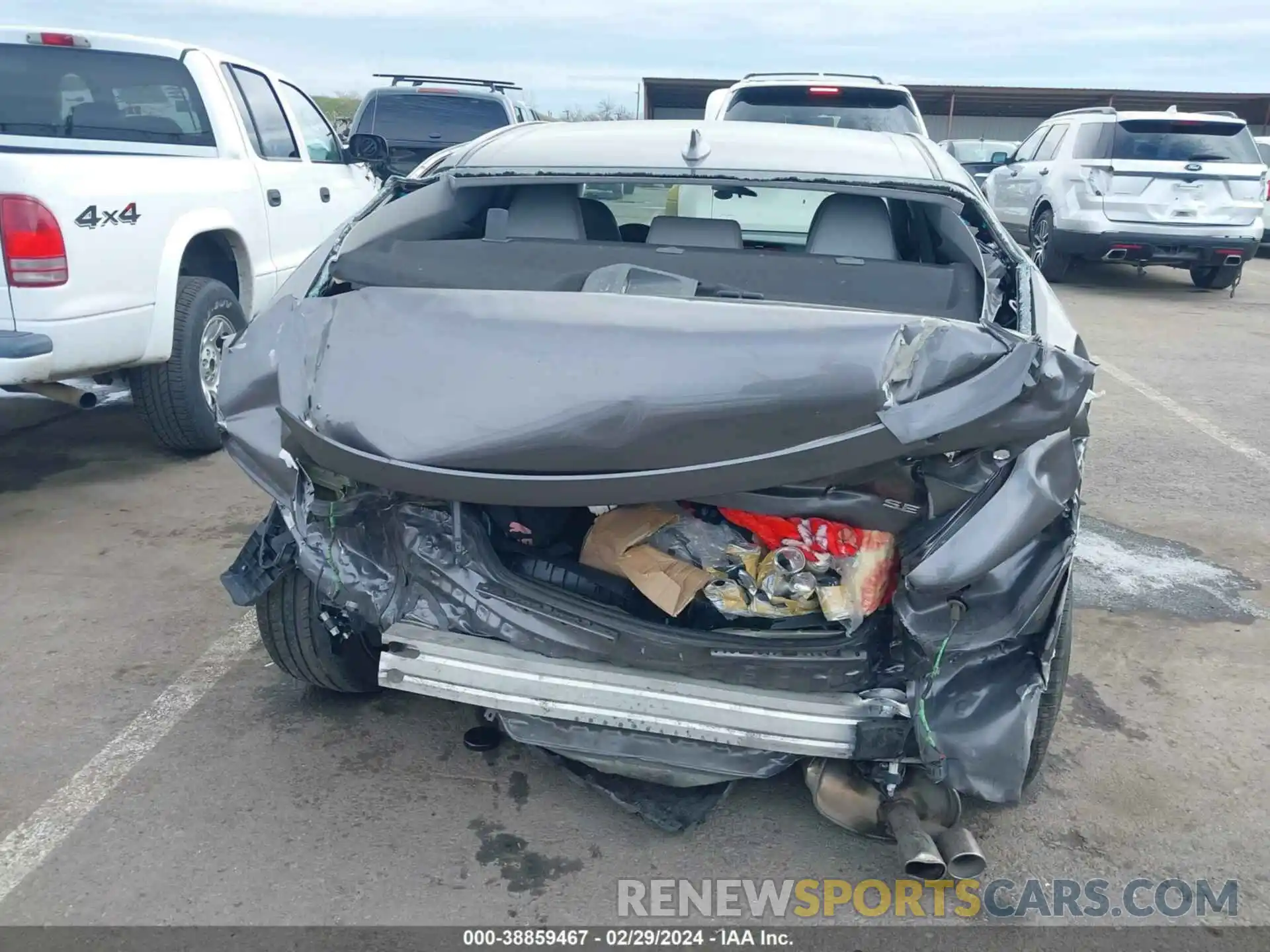 17 Photograph of a damaged car 4T1G11AK5LU927392 TOYOTA CAMRY 2020