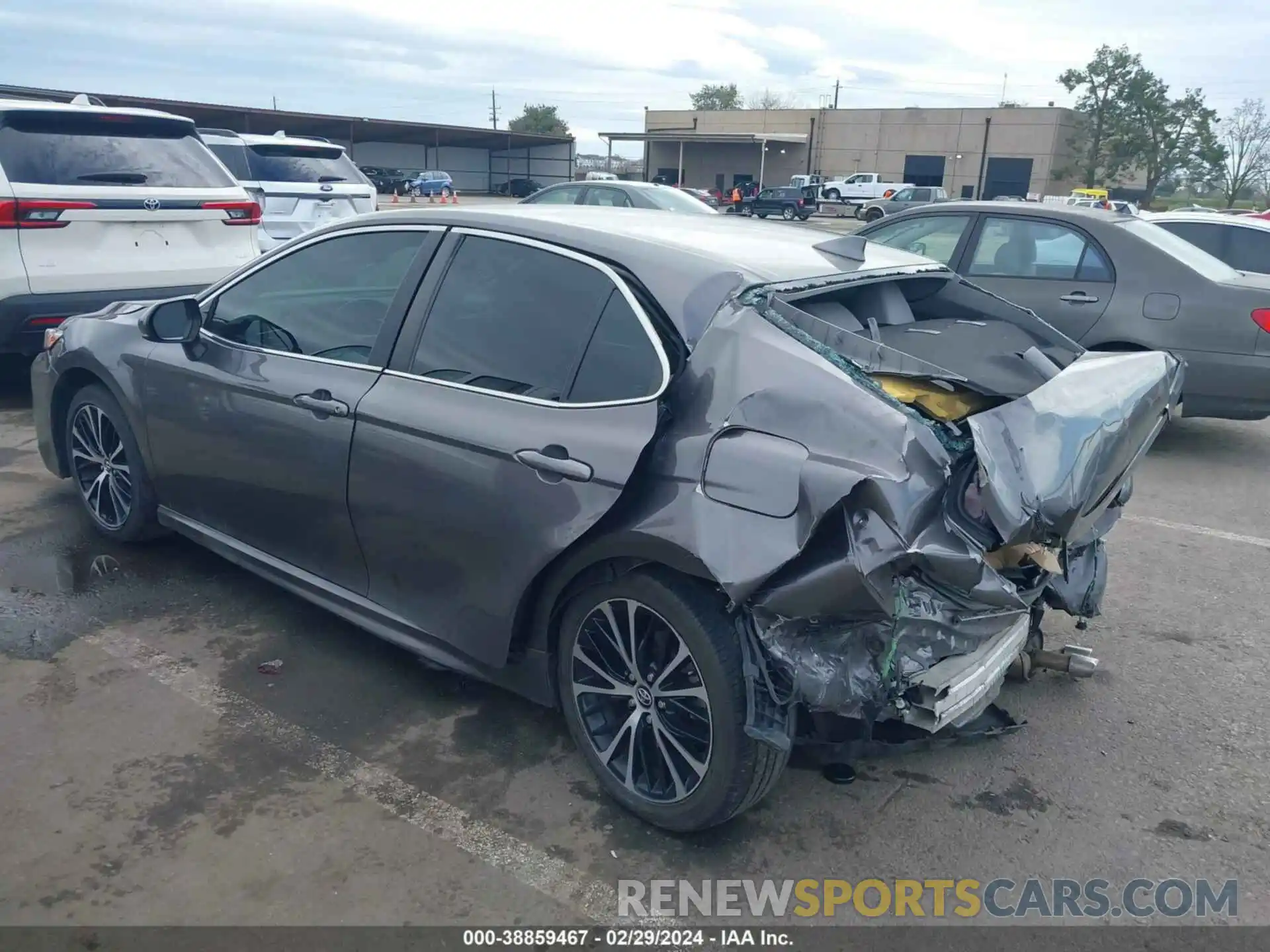 3 Photograph of a damaged car 4T1G11AK5LU927392 TOYOTA CAMRY 2020