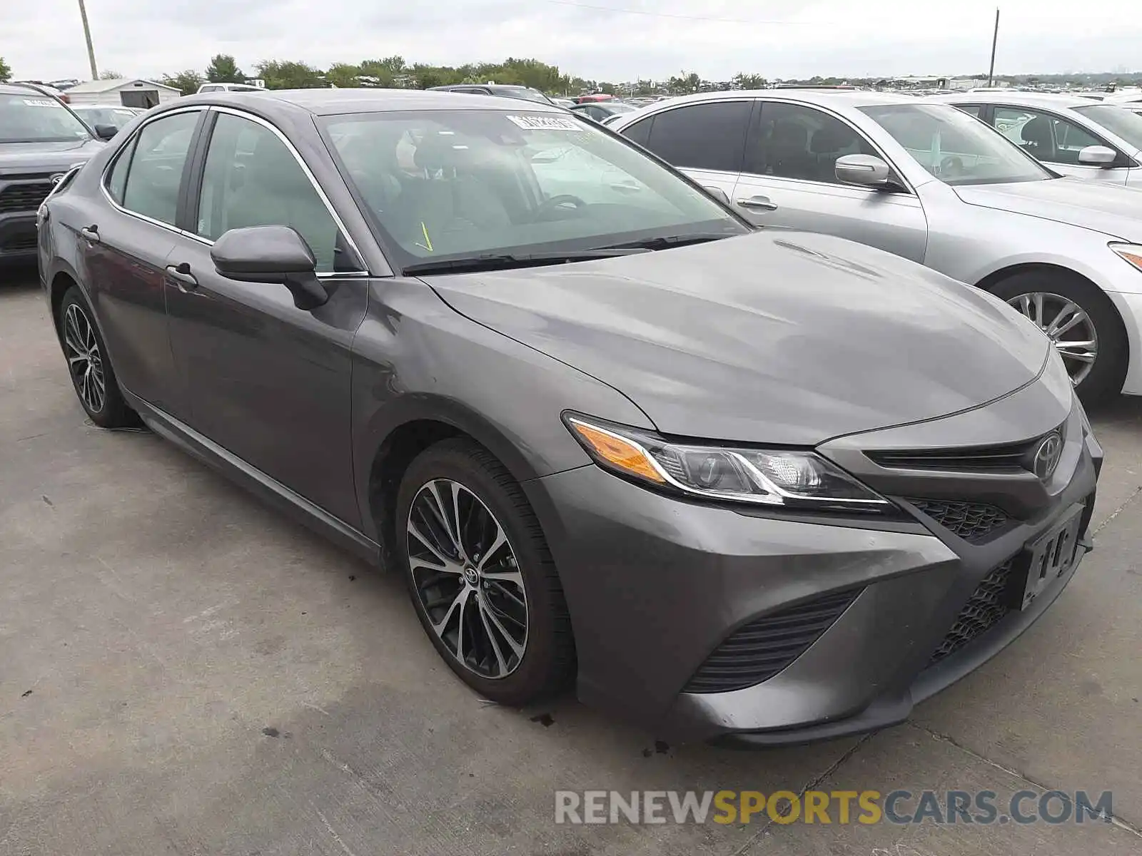 1 Photograph of a damaged car 4T1G11AK5LU928798 TOYOTA CAMRY 2020