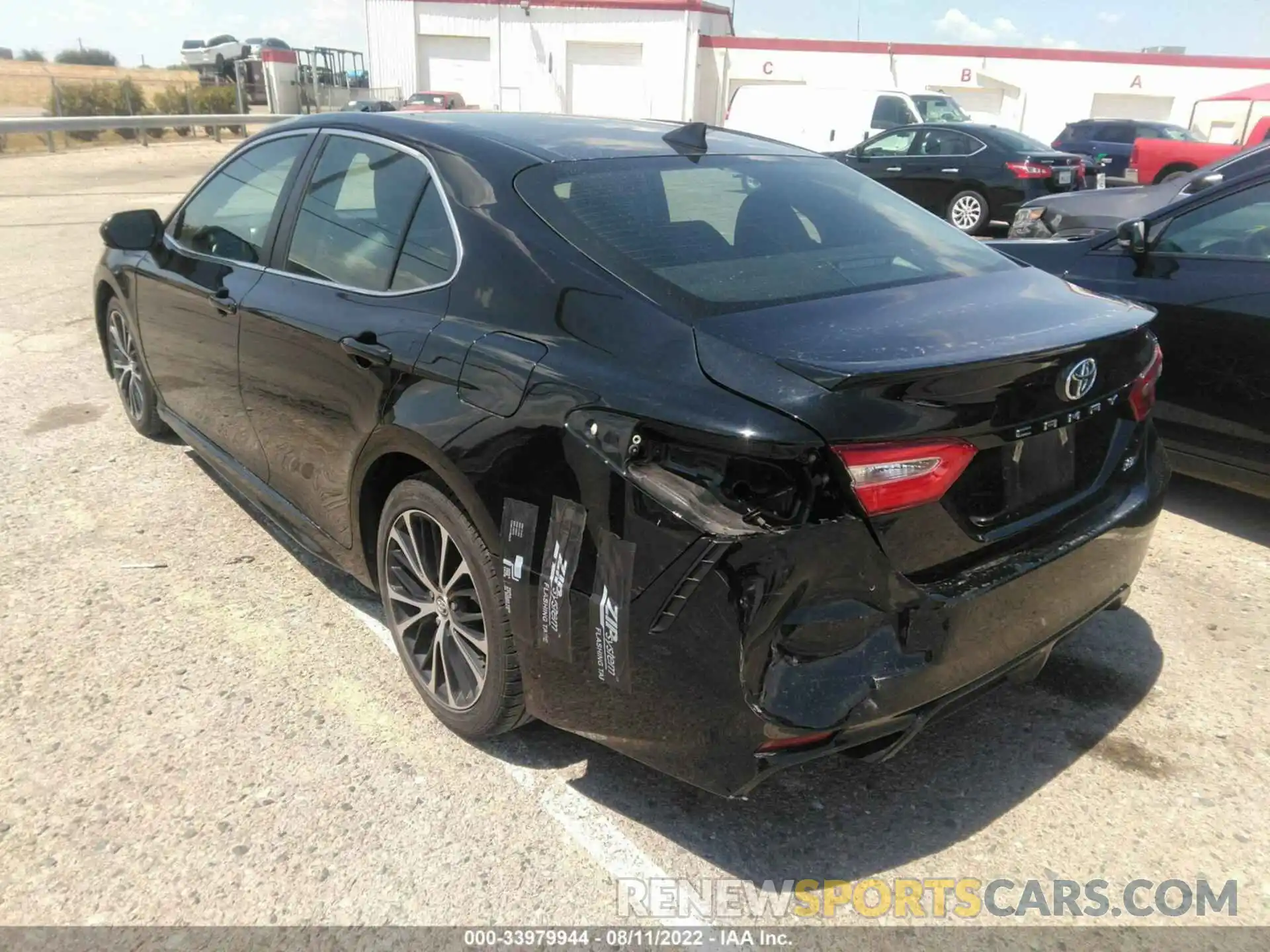 3 Photograph of a damaged car 4T1G11AK5LU929143 TOYOTA CAMRY 2020