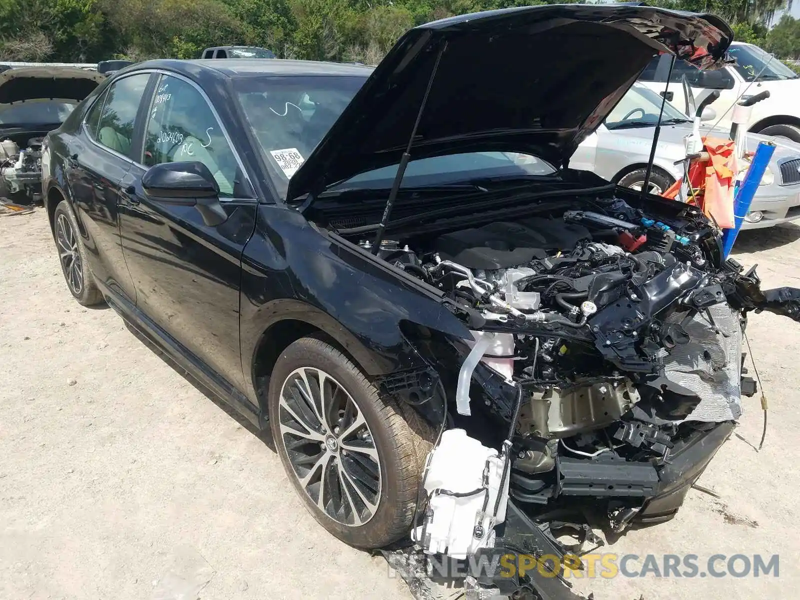 1 Photograph of a damaged car 4T1G11AK5LU932950 TOYOTA CAMRY 2020