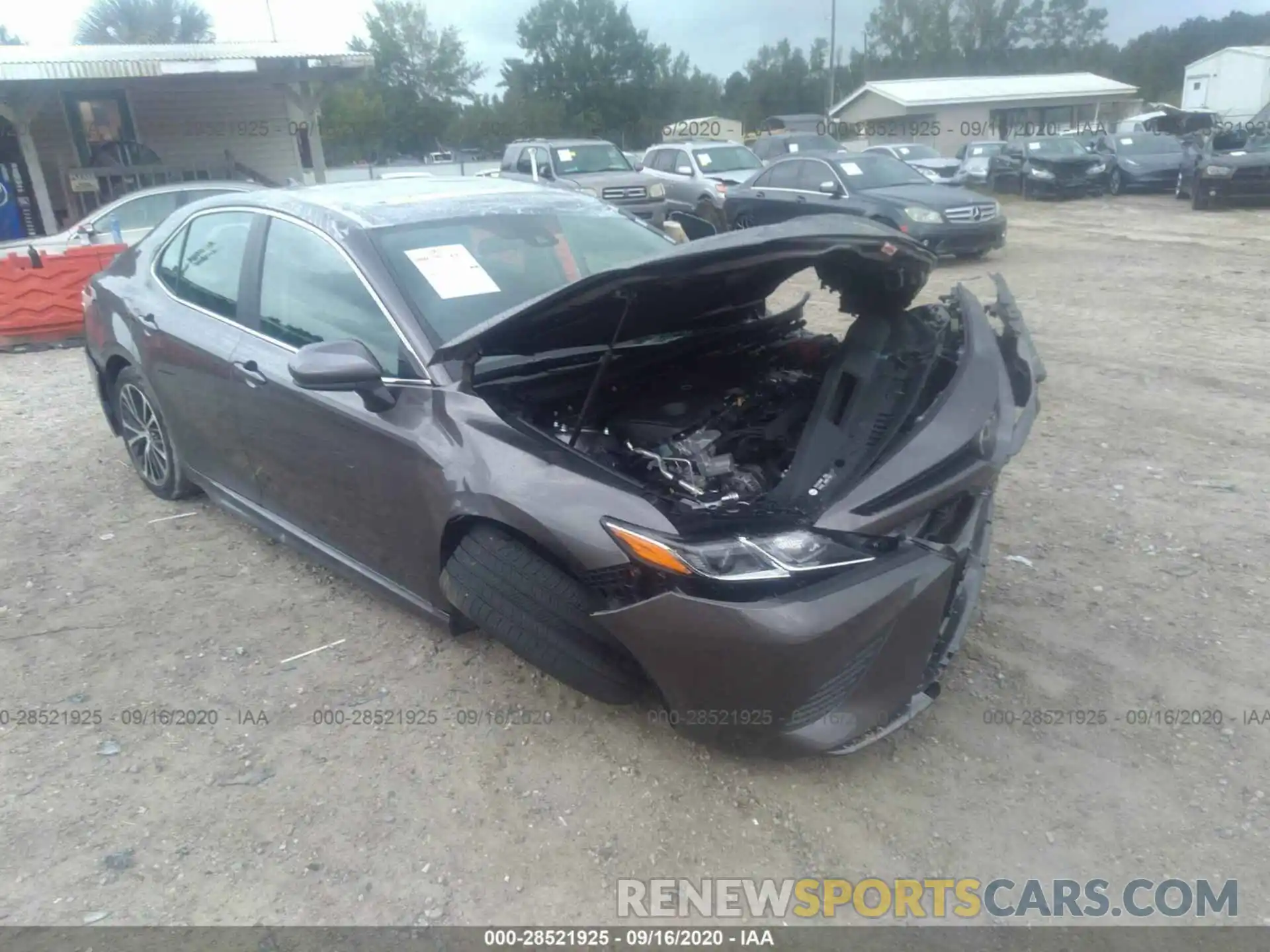 1 Photograph of a damaged car 4T1G11AK5LU937534 TOYOTA CAMRY 2020