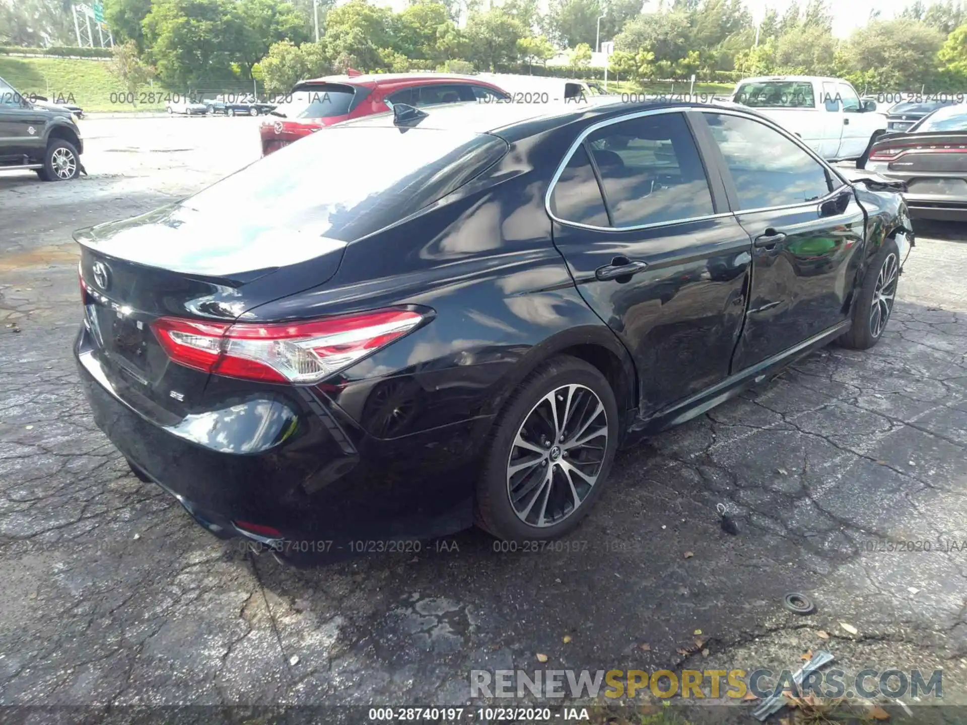 4 Photograph of a damaged car 4T1G11AK5LU937954 TOYOTA CAMRY 2020