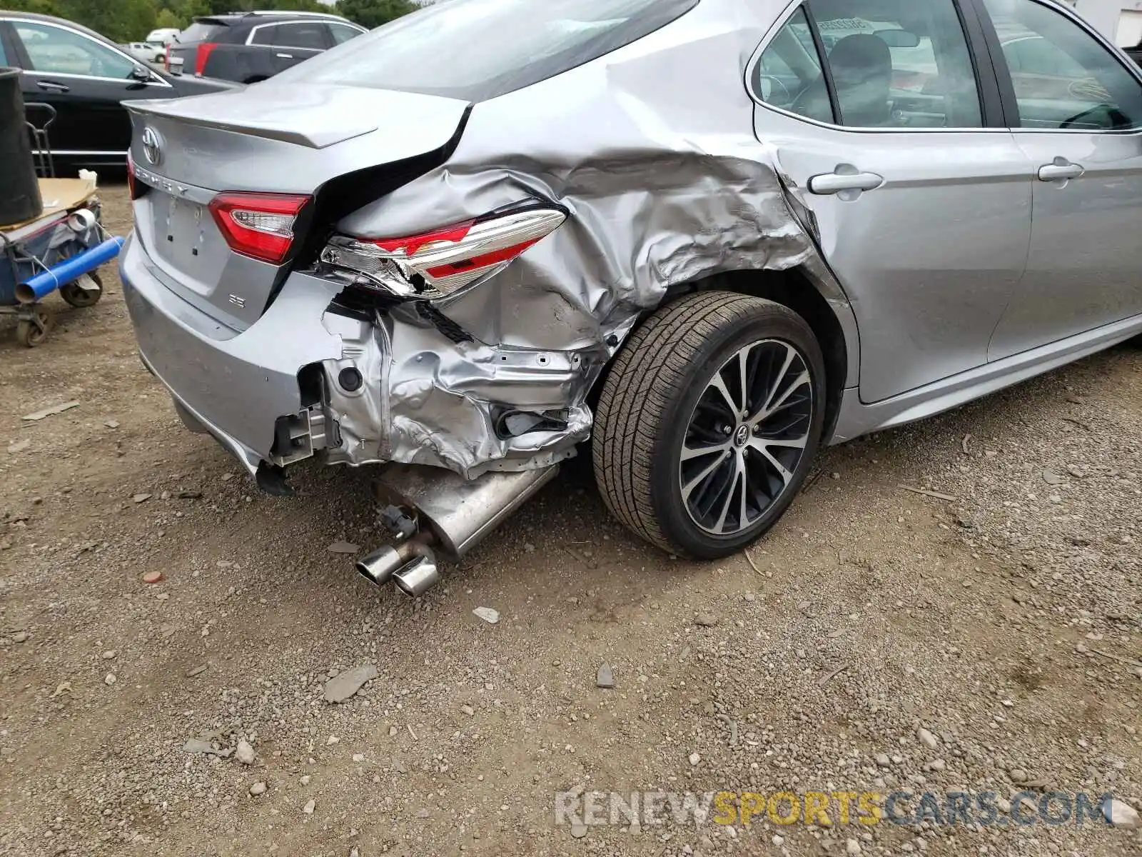 9 Photograph of a damaged car 4T1G11AK5LU940336 TOYOTA CAMRY 2020