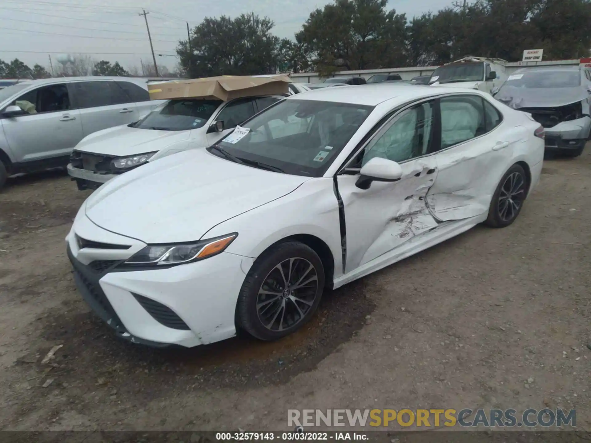 2 Photograph of a damaged car 4T1G11AK5LU940403 TOYOTA CAMRY 2020