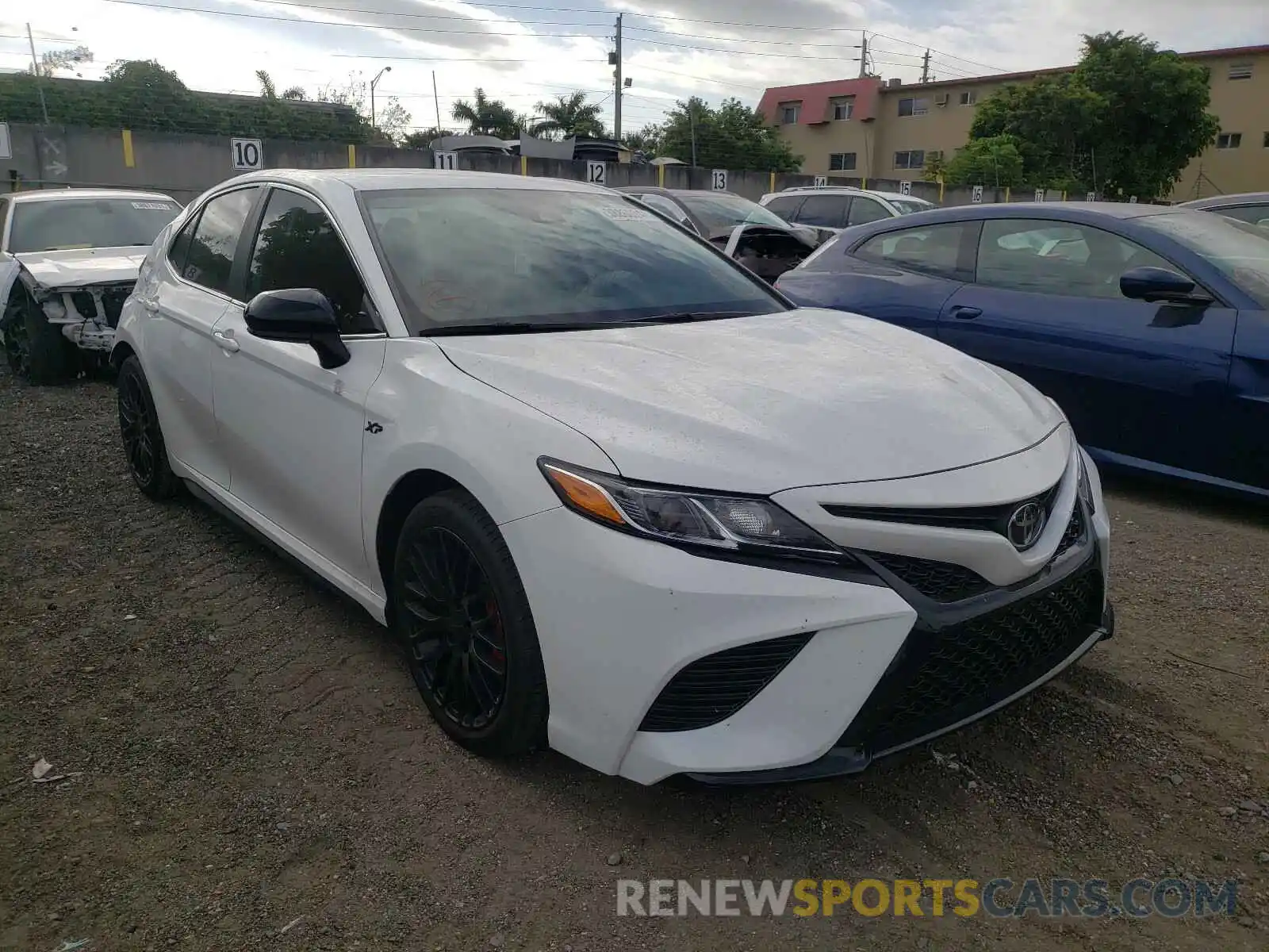 1 Photograph of a damaged car 4T1G11AK5LU941230 TOYOTA CAMRY 2020