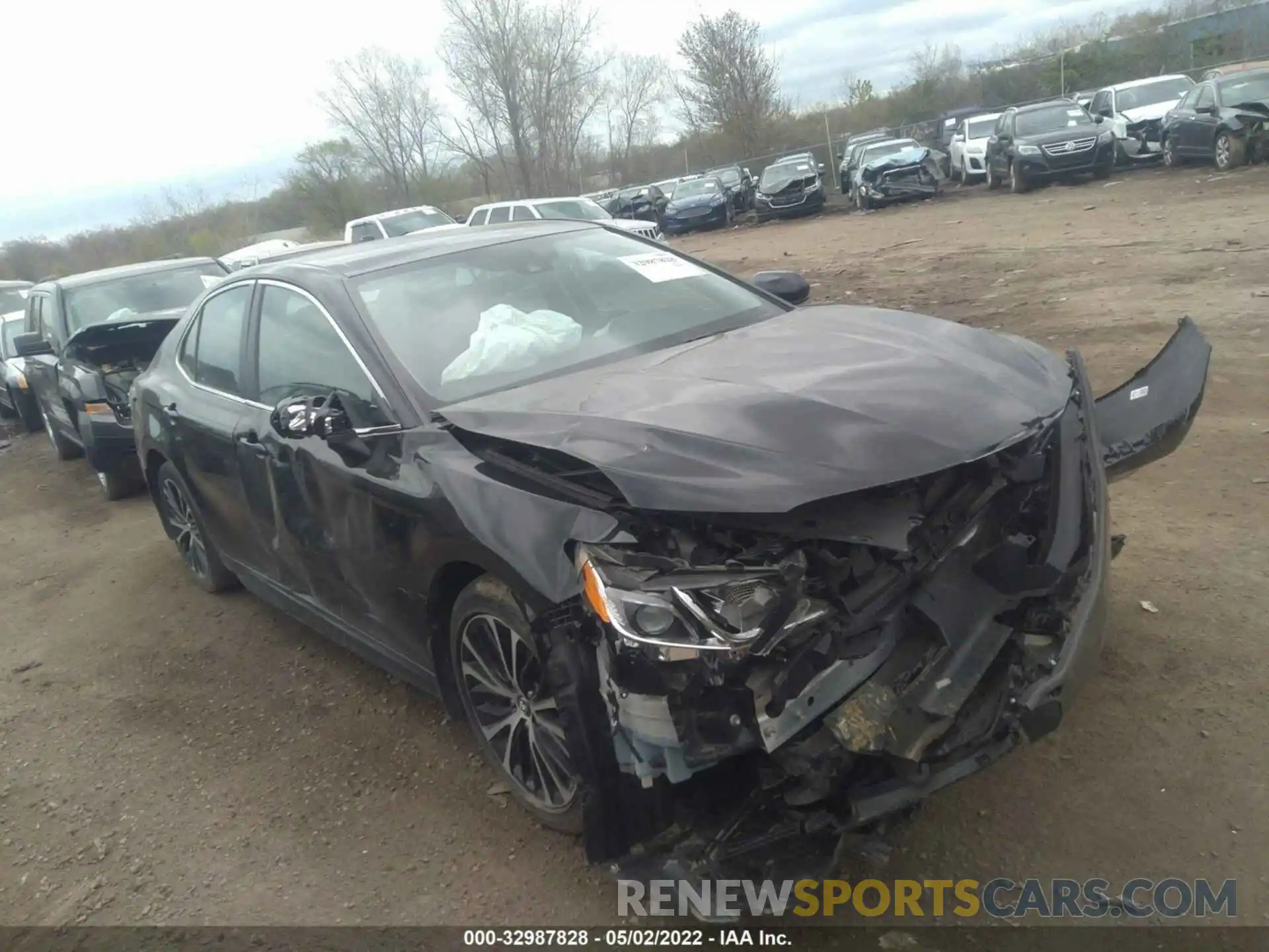 1 Photograph of a damaged car 4T1G11AK5LU943267 TOYOTA CAMRY 2020