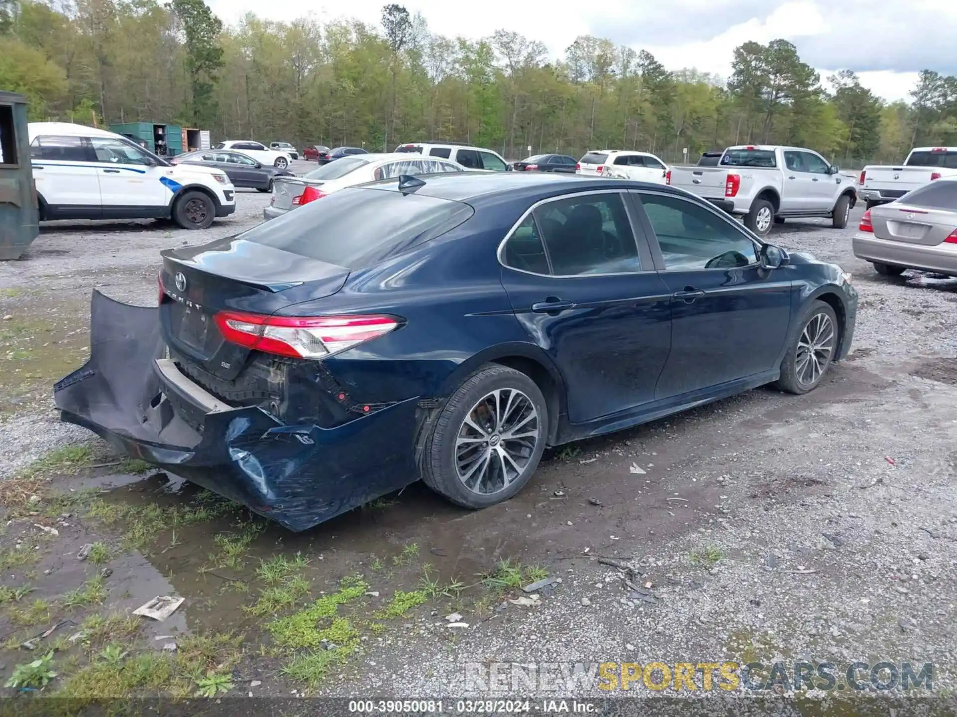 4 Photograph of a damaged car 4T1G11AK5LU945326 TOYOTA CAMRY 2020