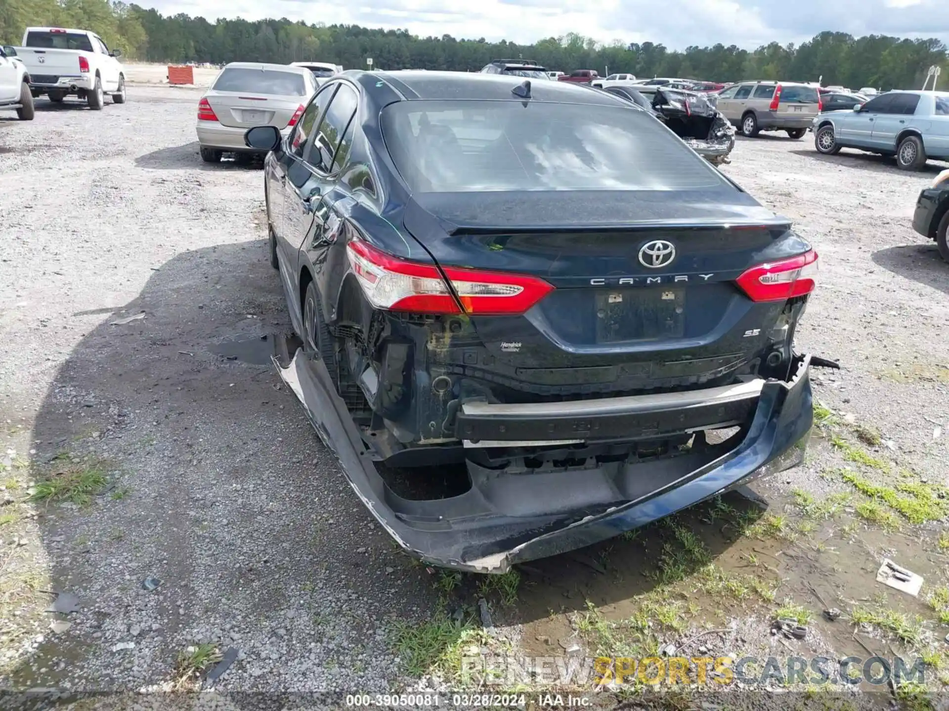 6 Photograph of a damaged car 4T1G11AK5LU945326 TOYOTA CAMRY 2020