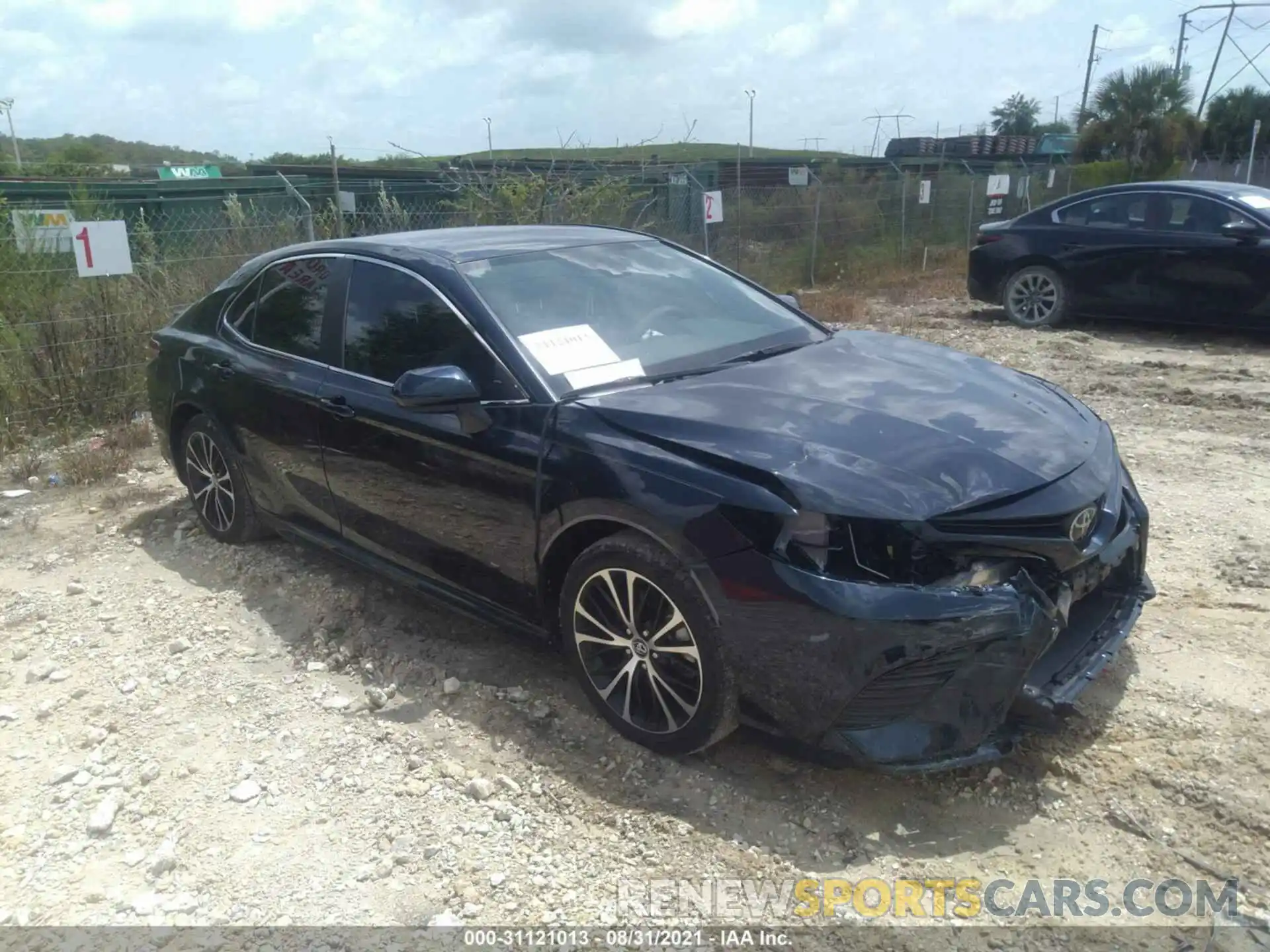 1 Photograph of a damaged car 4T1G11AK5LU945391 TOYOTA CAMRY 2020