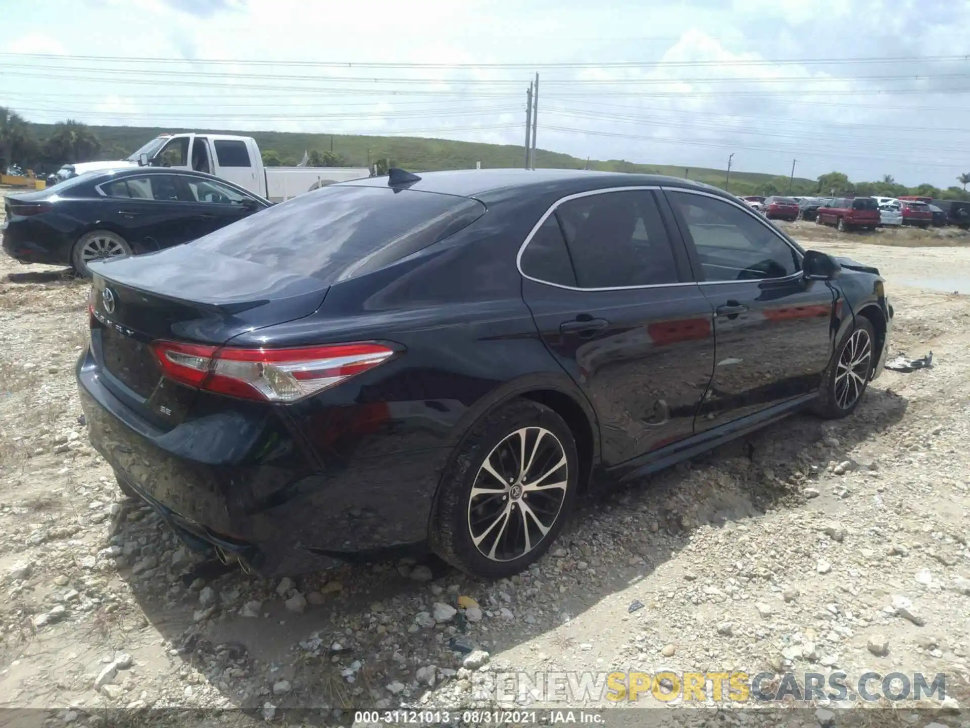 4 Photograph of a damaged car 4T1G11AK5LU945391 TOYOTA CAMRY 2020