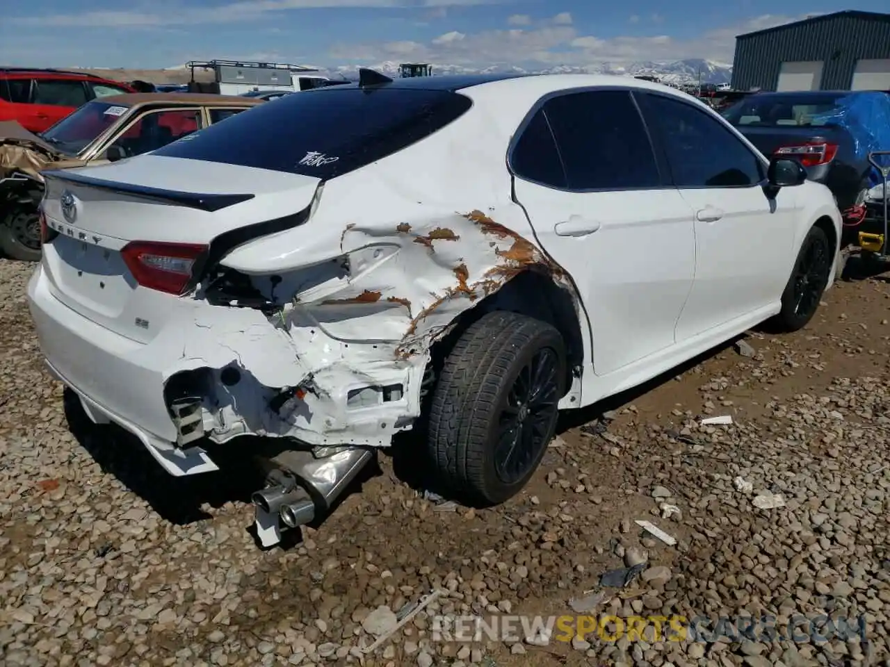 4 Photograph of a damaged car 4T1G11AK5LU947934 TOYOTA CAMRY 2020