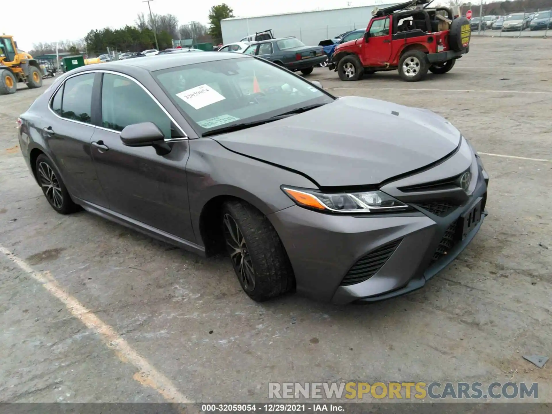 1 Photograph of a damaged car 4T1G11AK5LU951112 TOYOTA CAMRY 2020