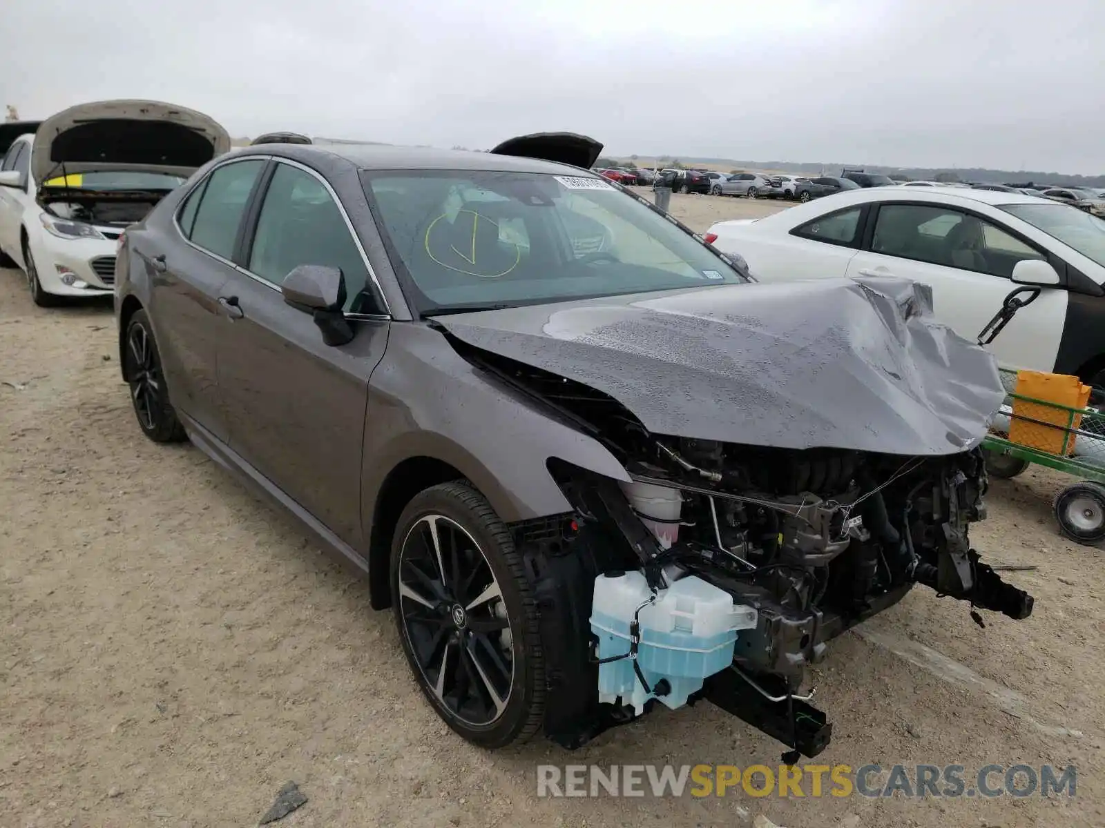 1 Photograph of a damaged car 4T1G11AK5LU951370 TOYOTA CAMRY 2020